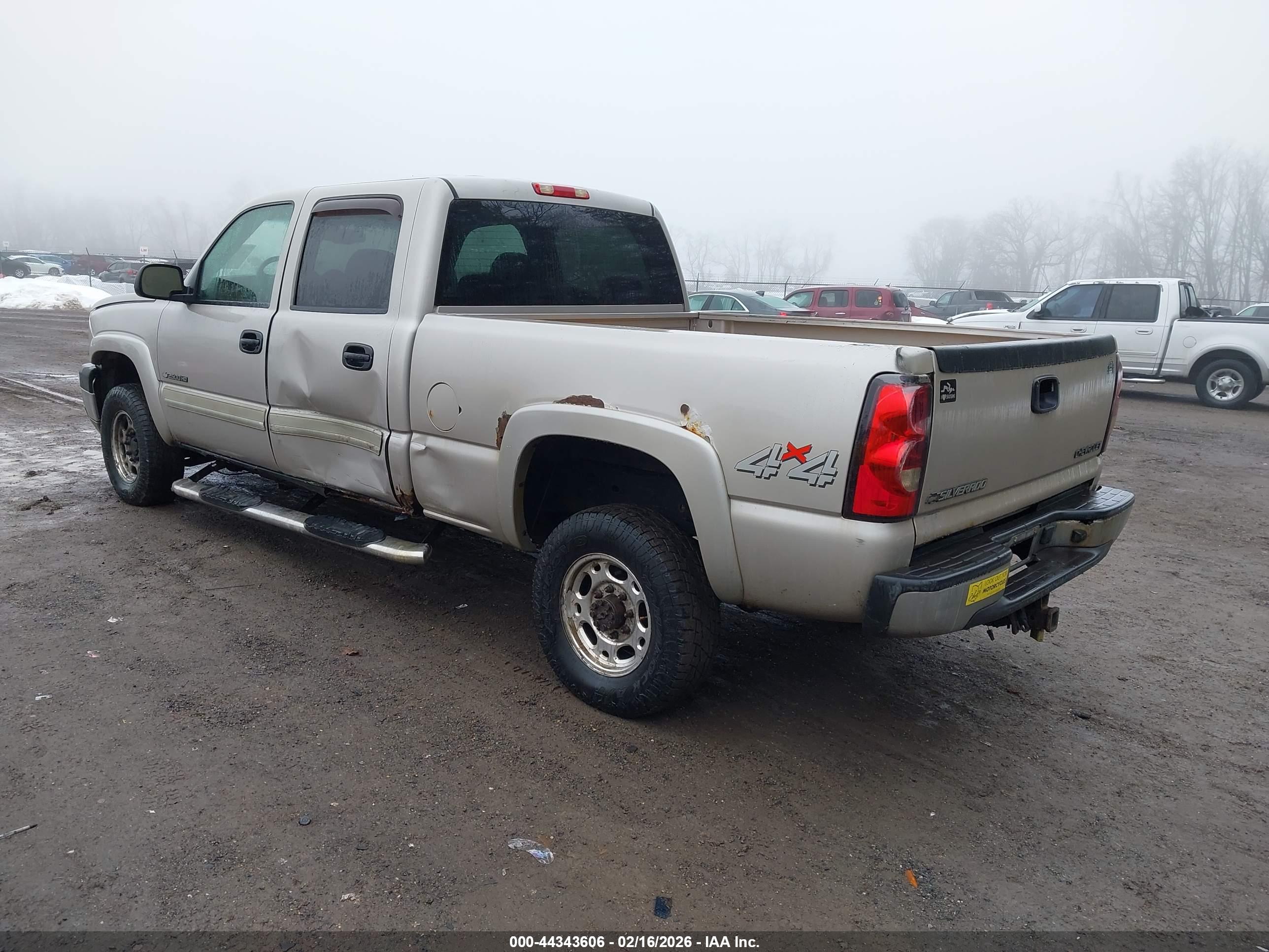 CHEVROLET SILVERADO image 3