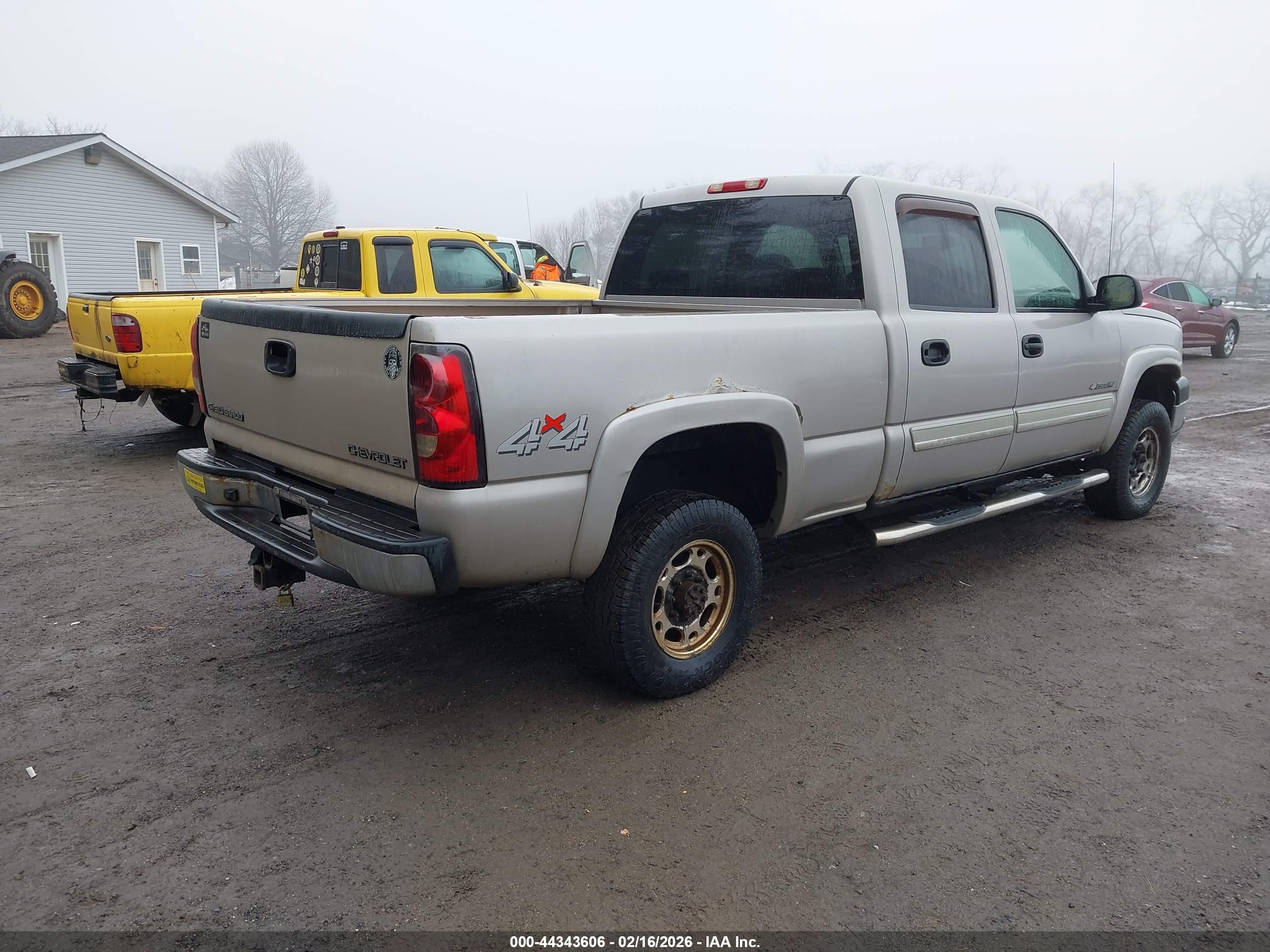 CHEVROLET SILVERADO image 4