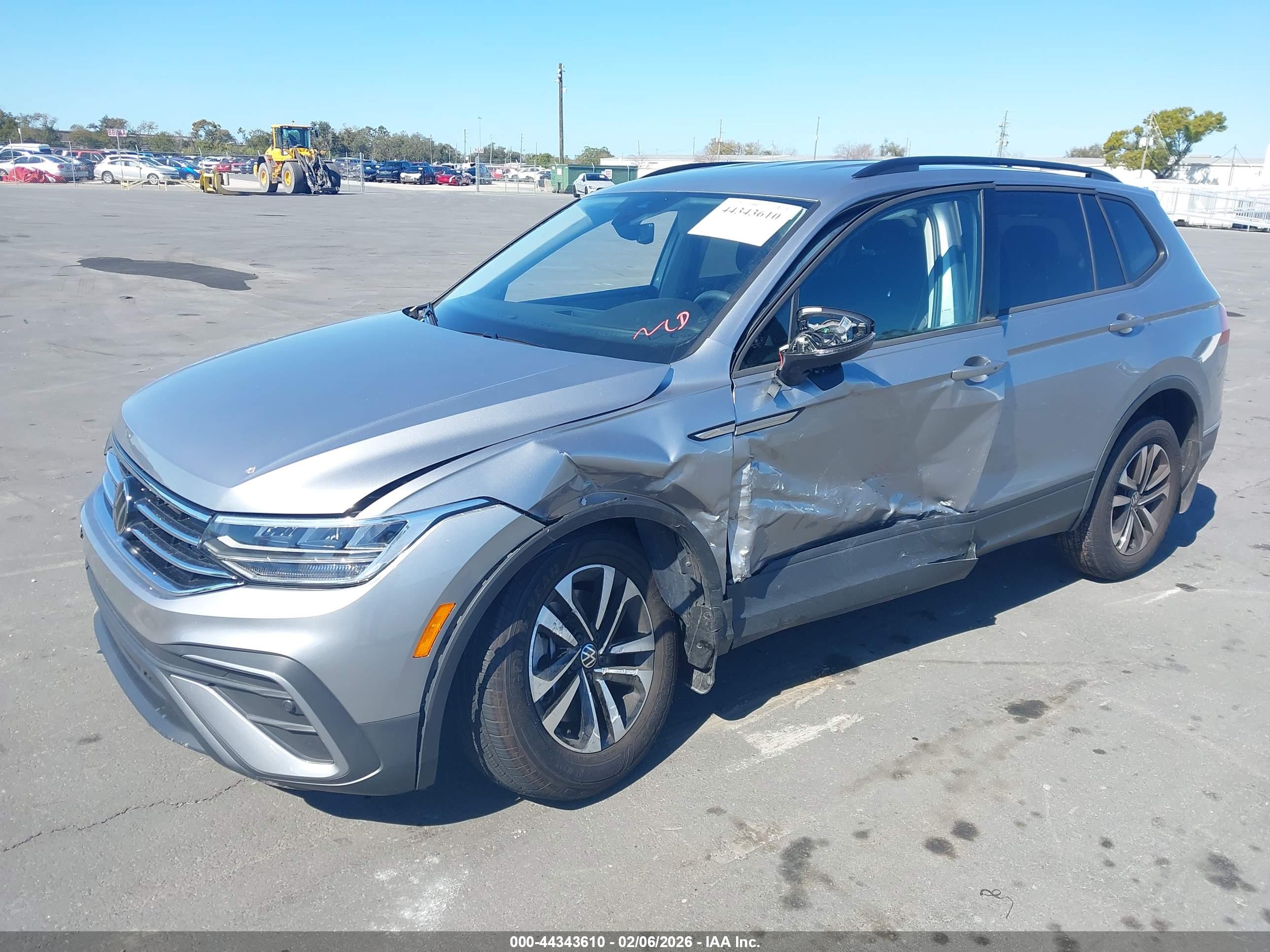 VOLKSWAGEN TIGUAN image 2
