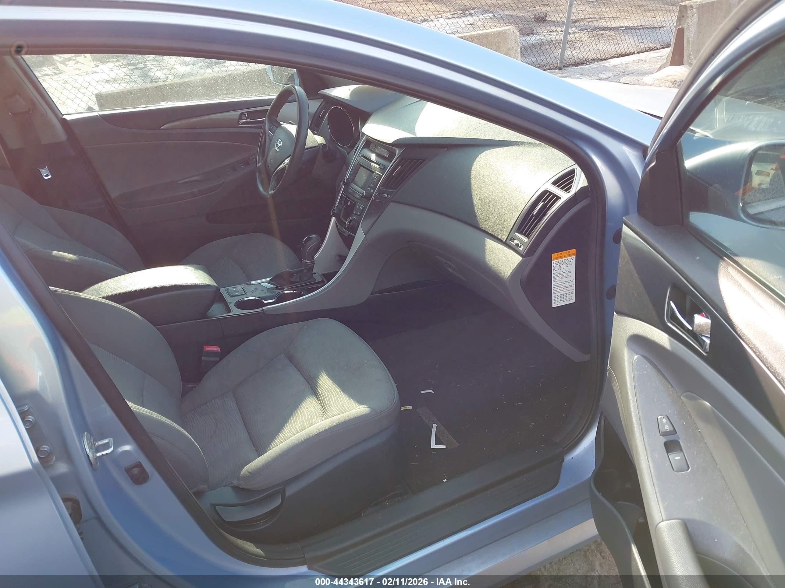 HYUNDAI SONATA image 5