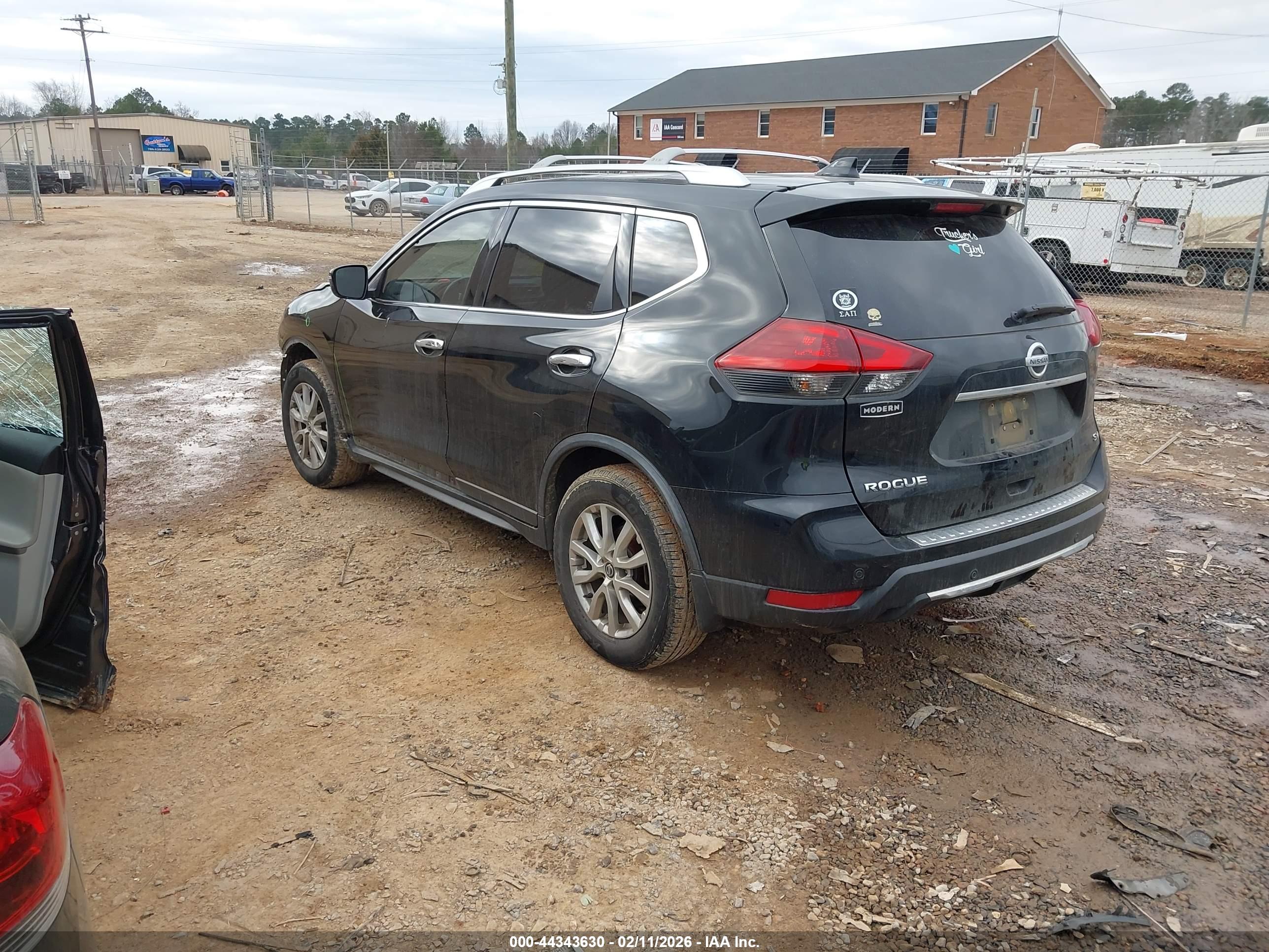 NISSAN ROGUE image 3