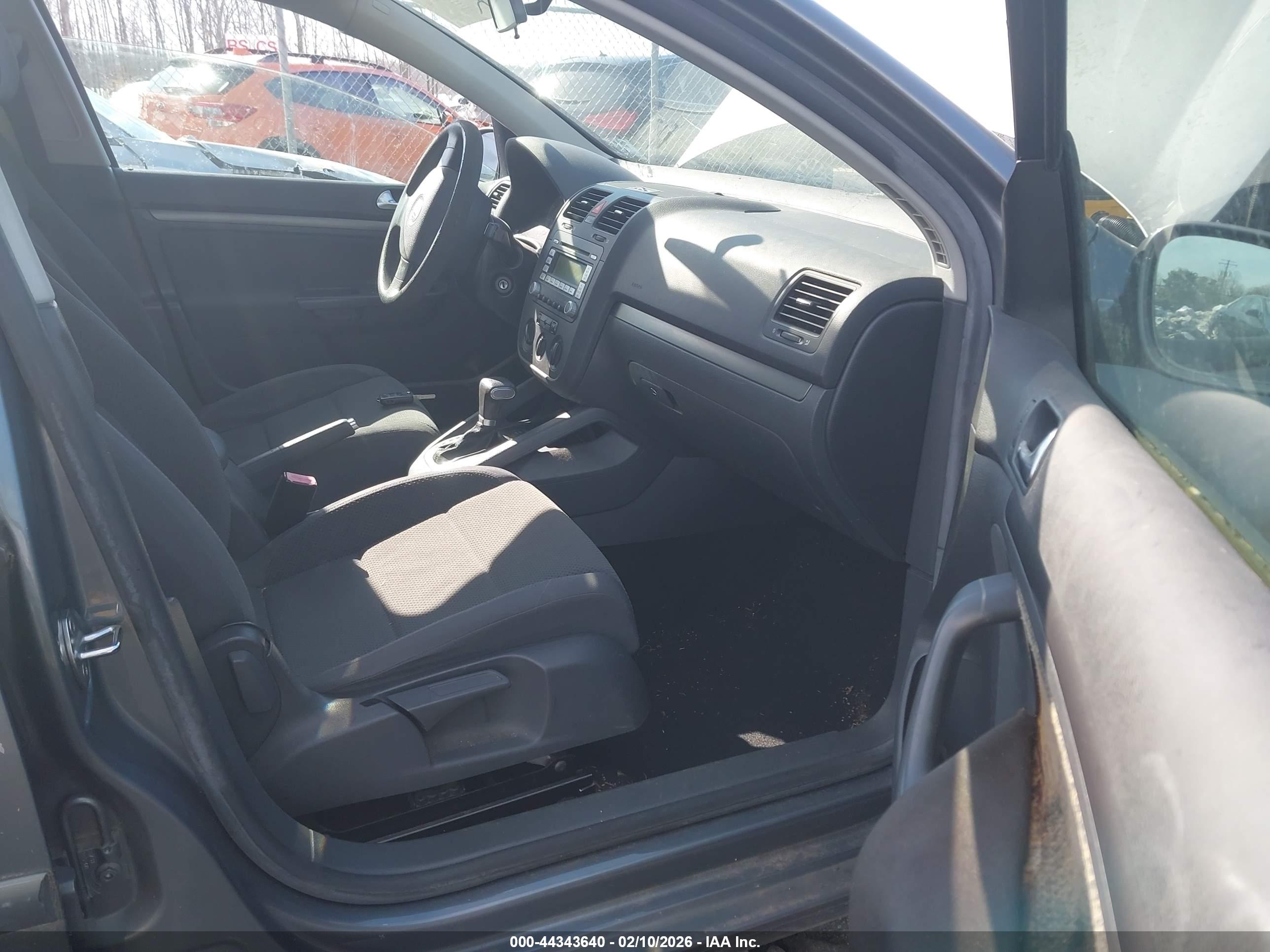 VOLKSWAGEN RABBIT image 5