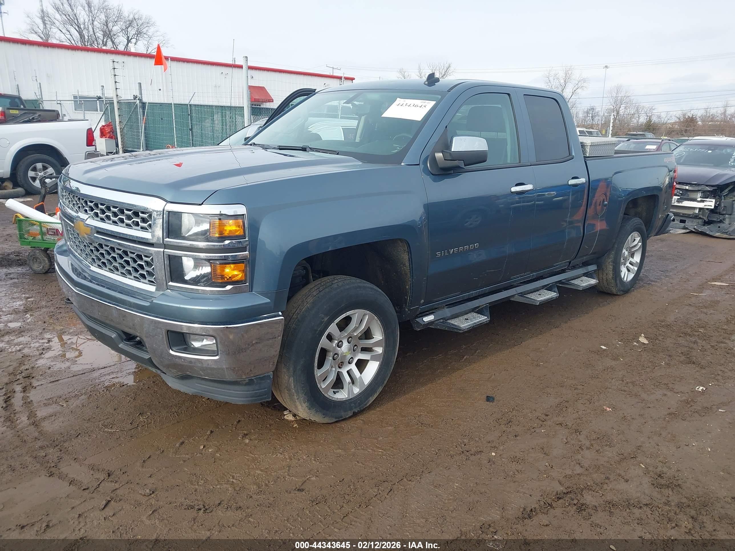 CHEVROLET SILVERADO image 2