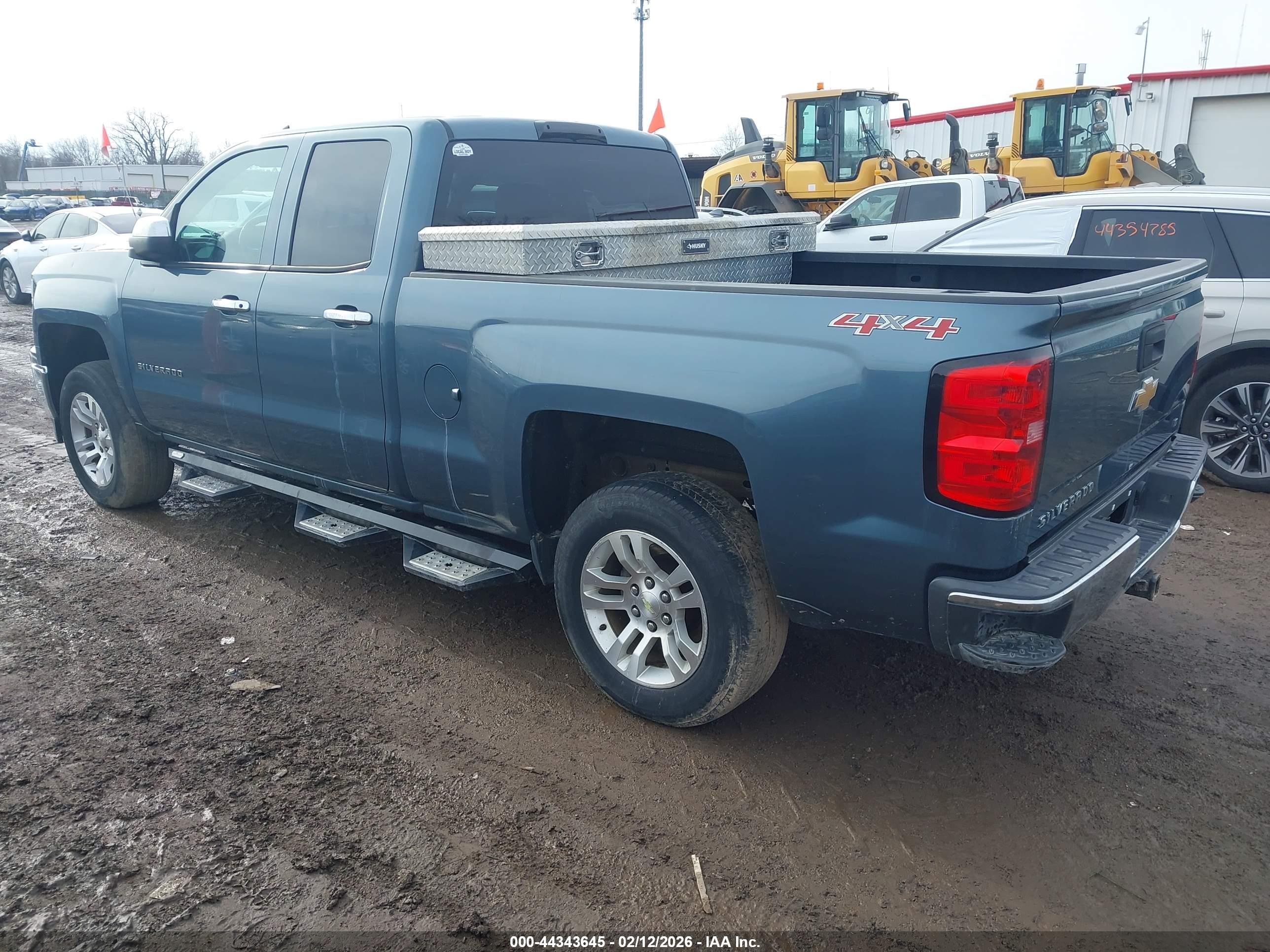CHEVROLET SILVERADO image 3