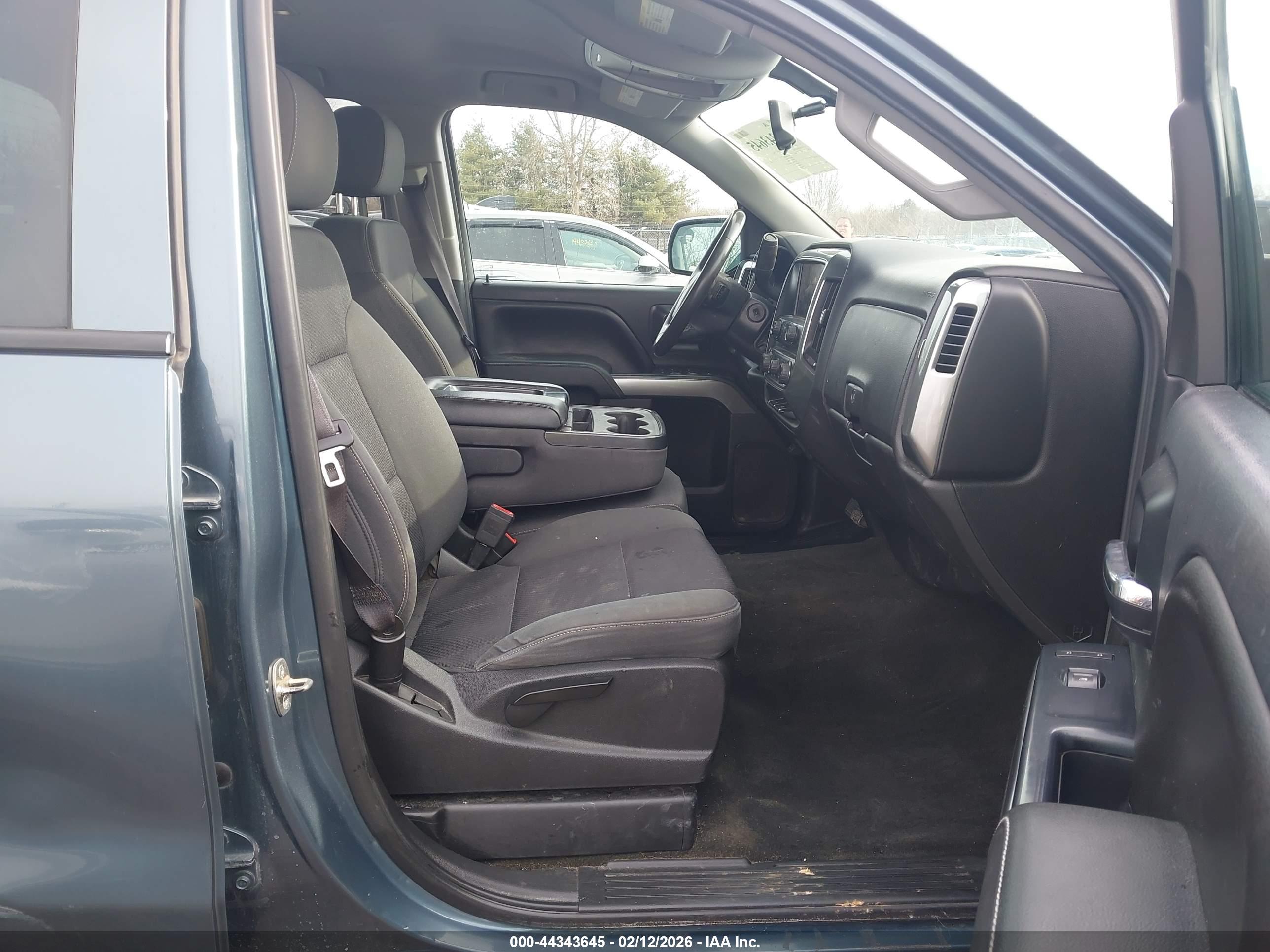 CHEVROLET SILVERADO image 5