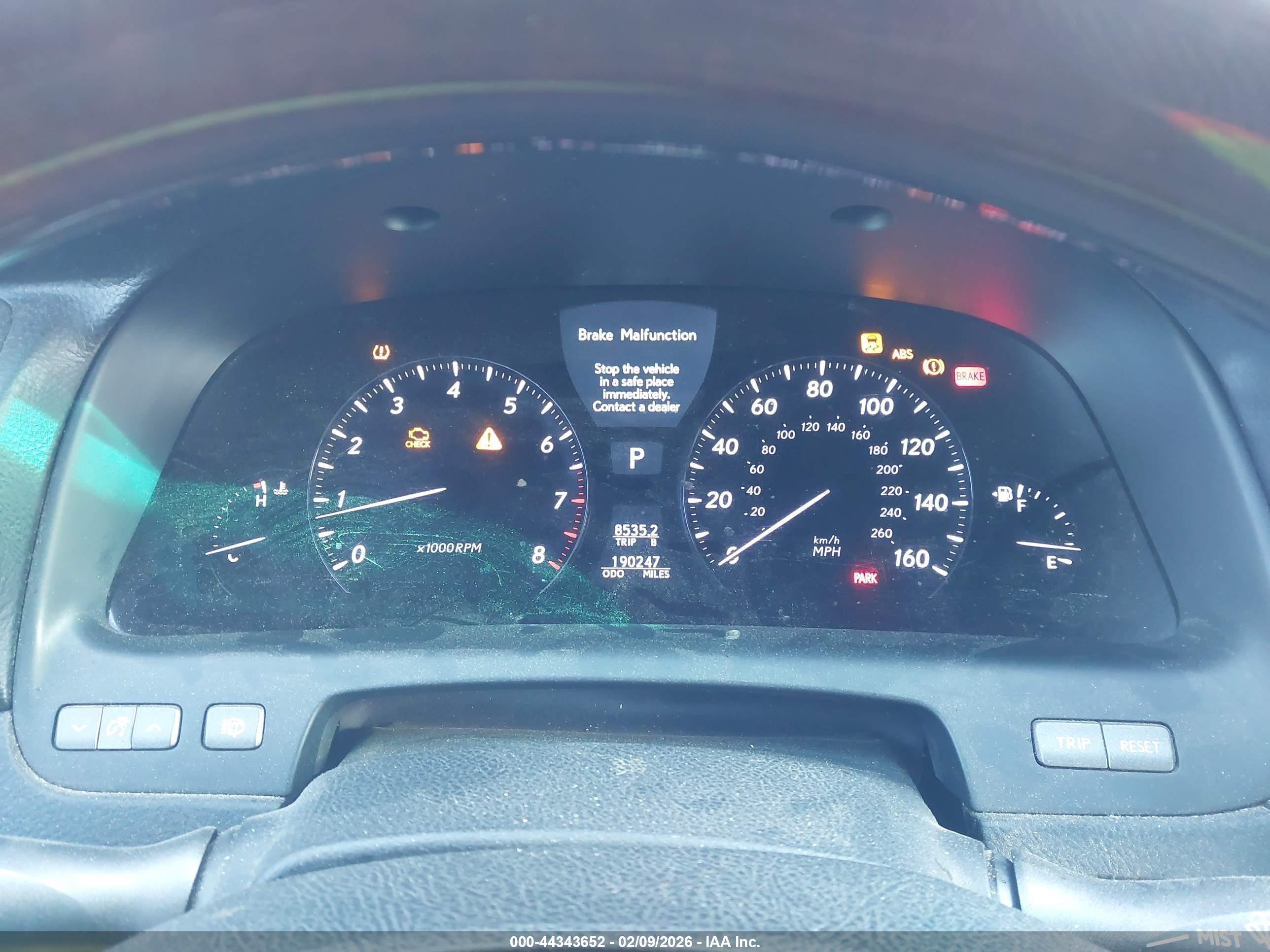 LEXUS LS image 7