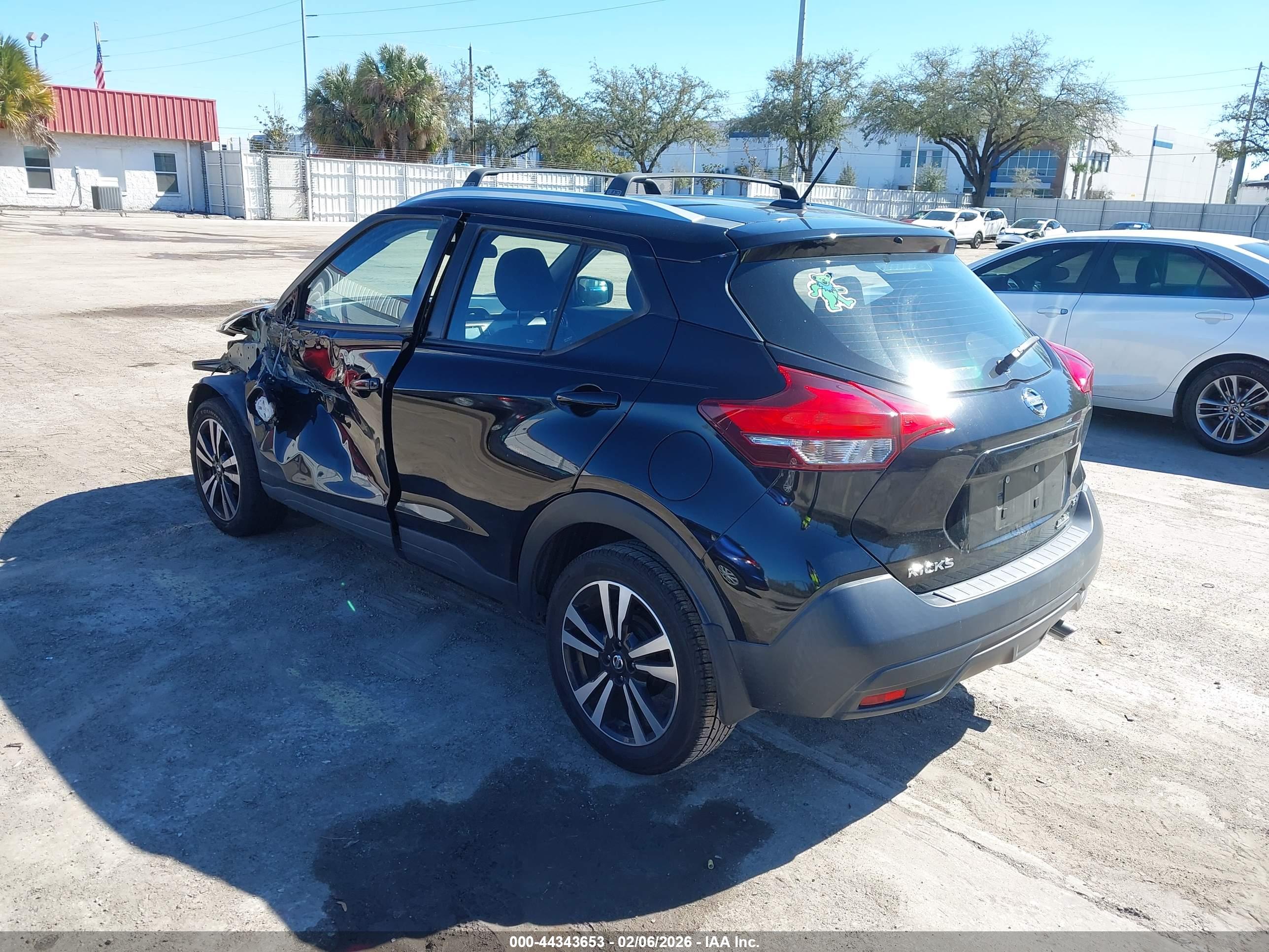 NISSAN KICKS image 3