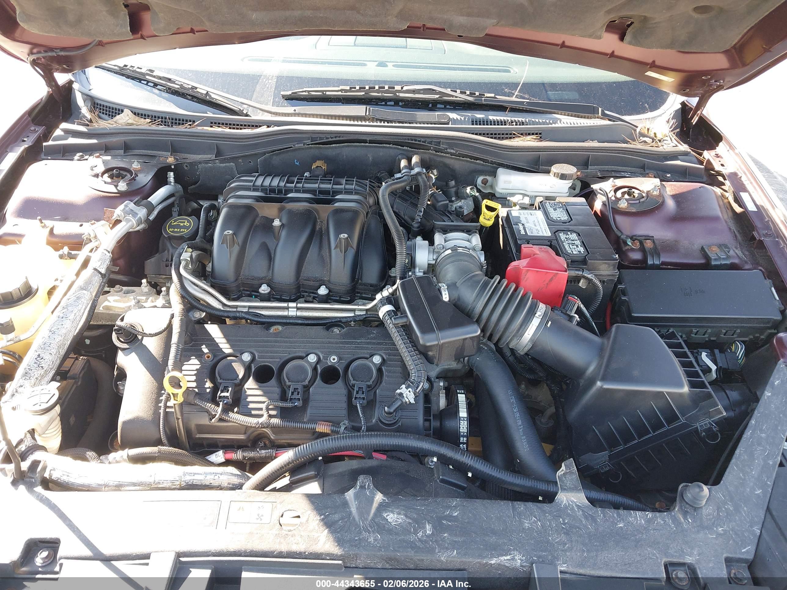 FORD FUSION image 10