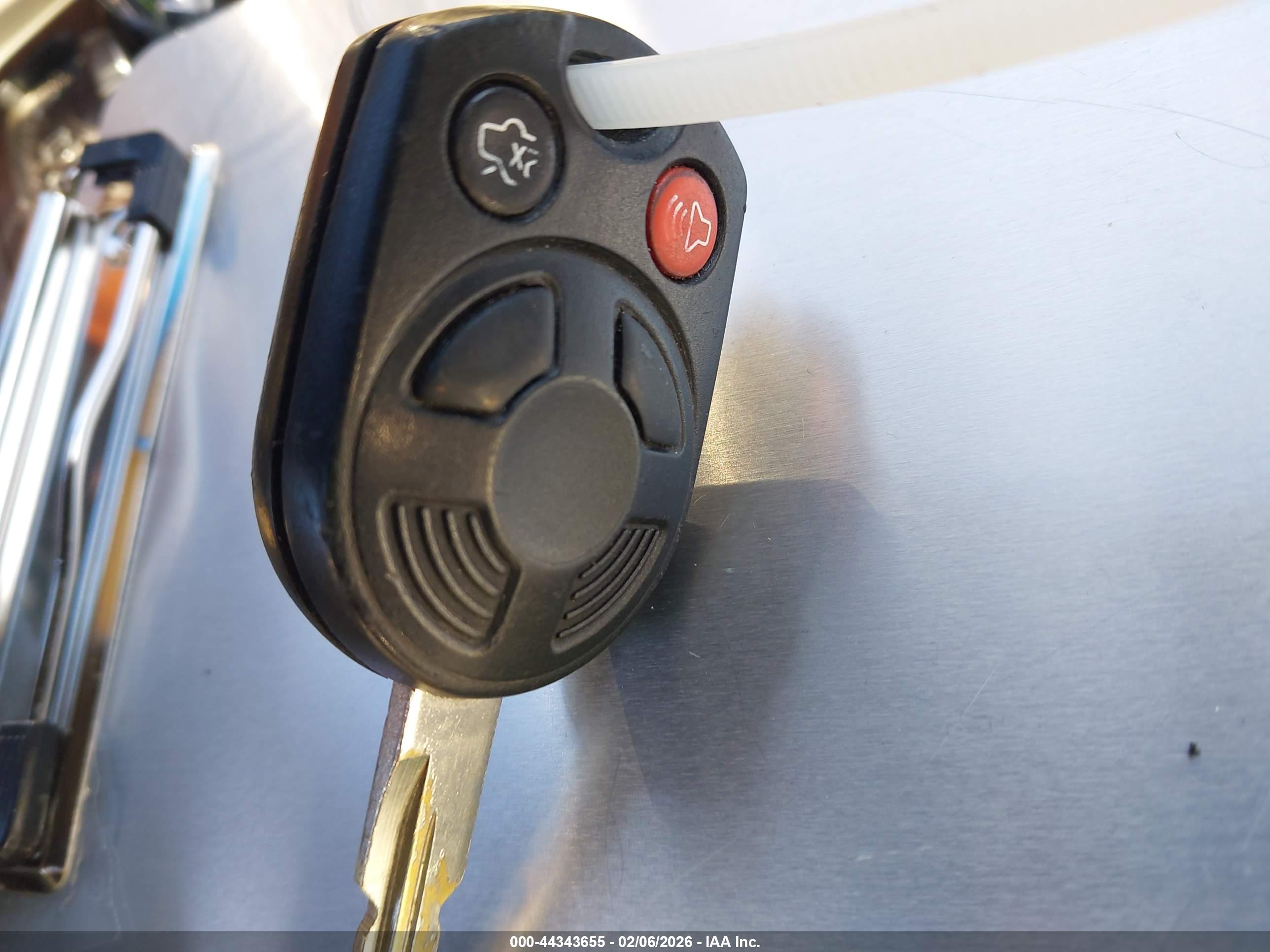 FORD FUSION image 11
