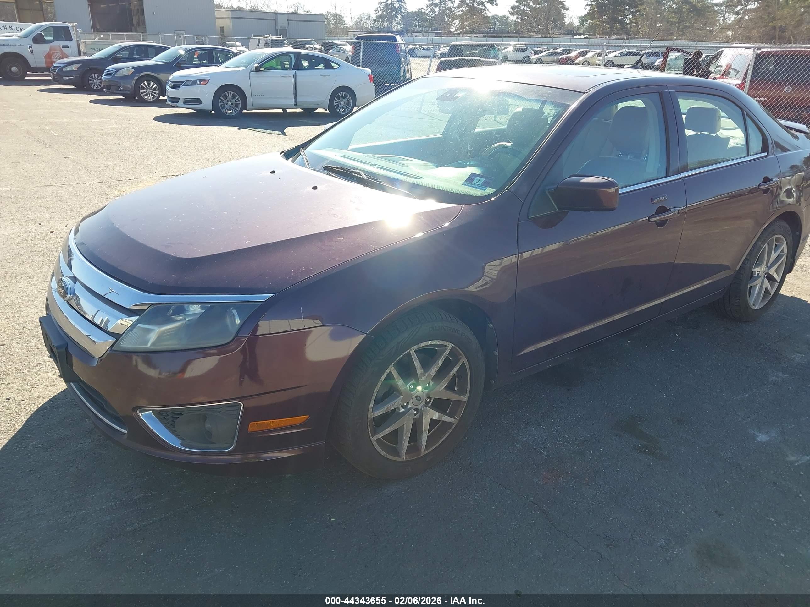FORD FUSION image 2