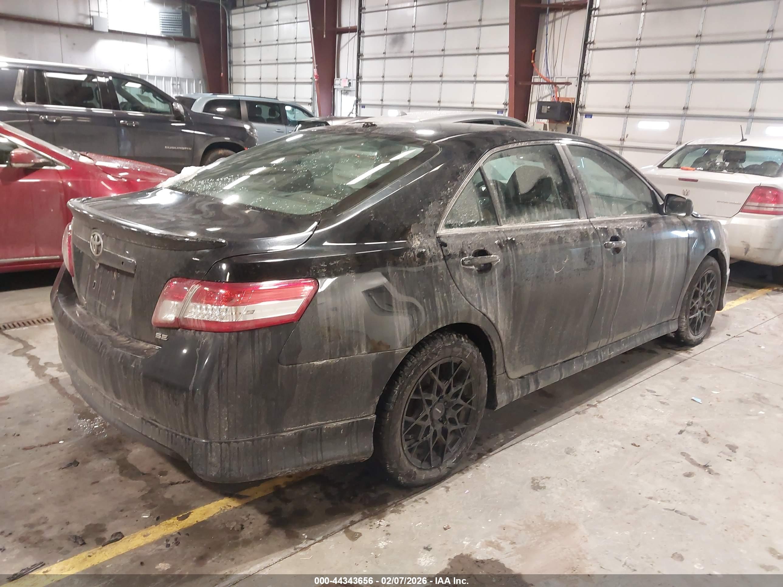 TOYOTA CAMRY image 4