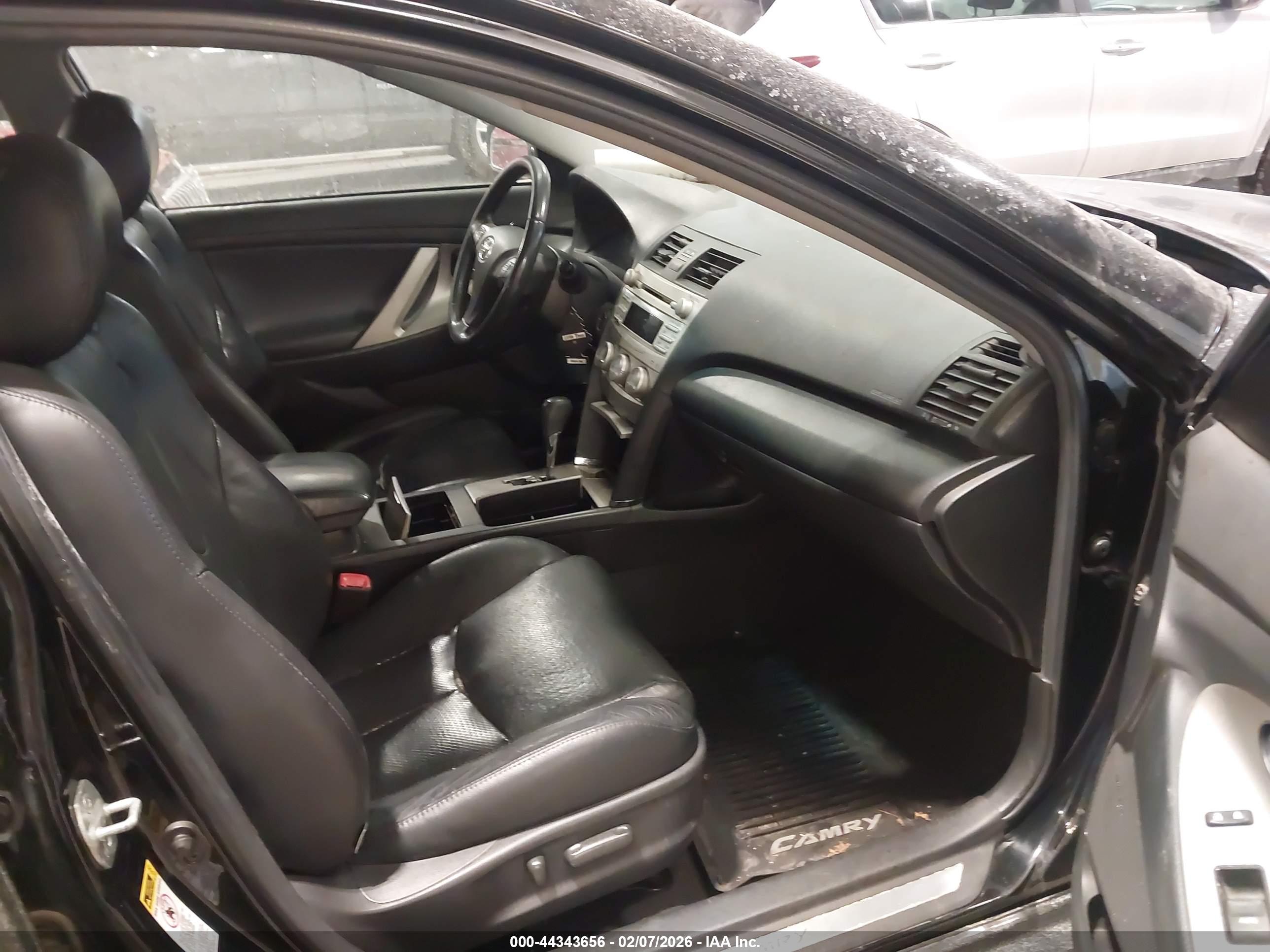 TOYOTA CAMRY image 5