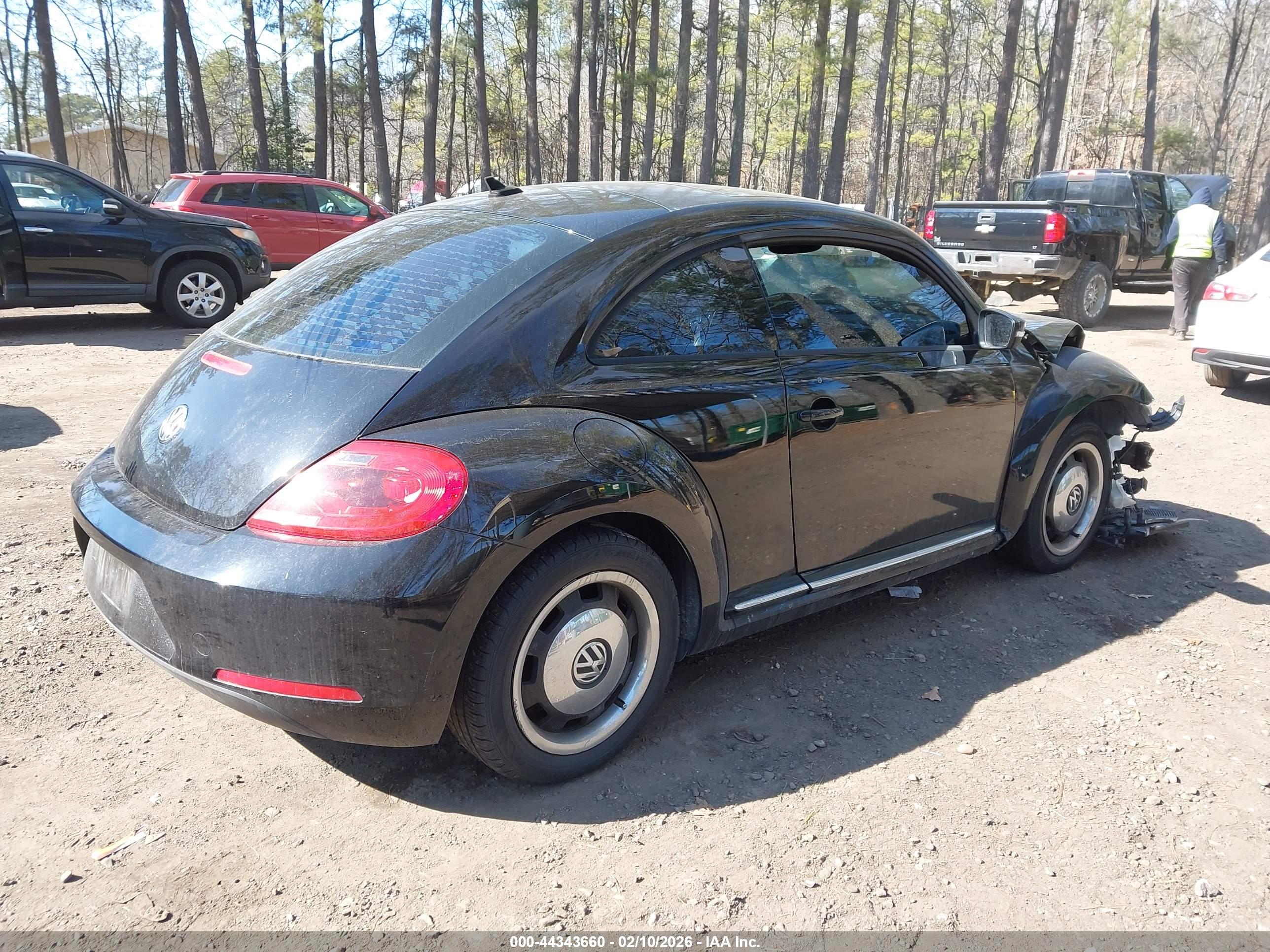 VOLKSWAGEN BEETLE image 4