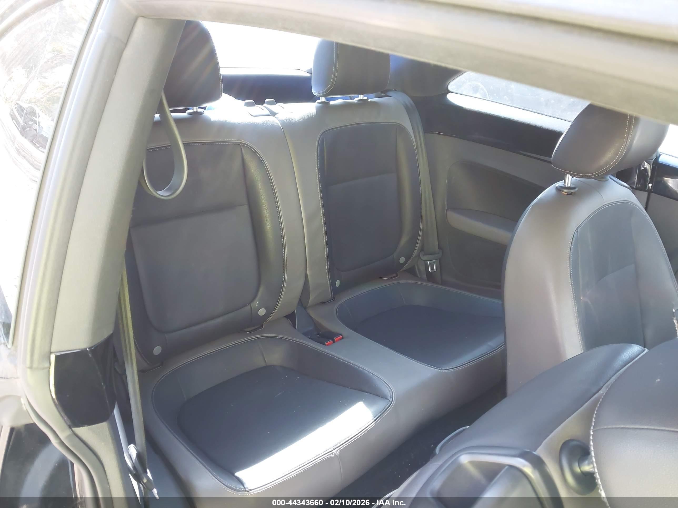 VOLKSWAGEN BEETLE image 8