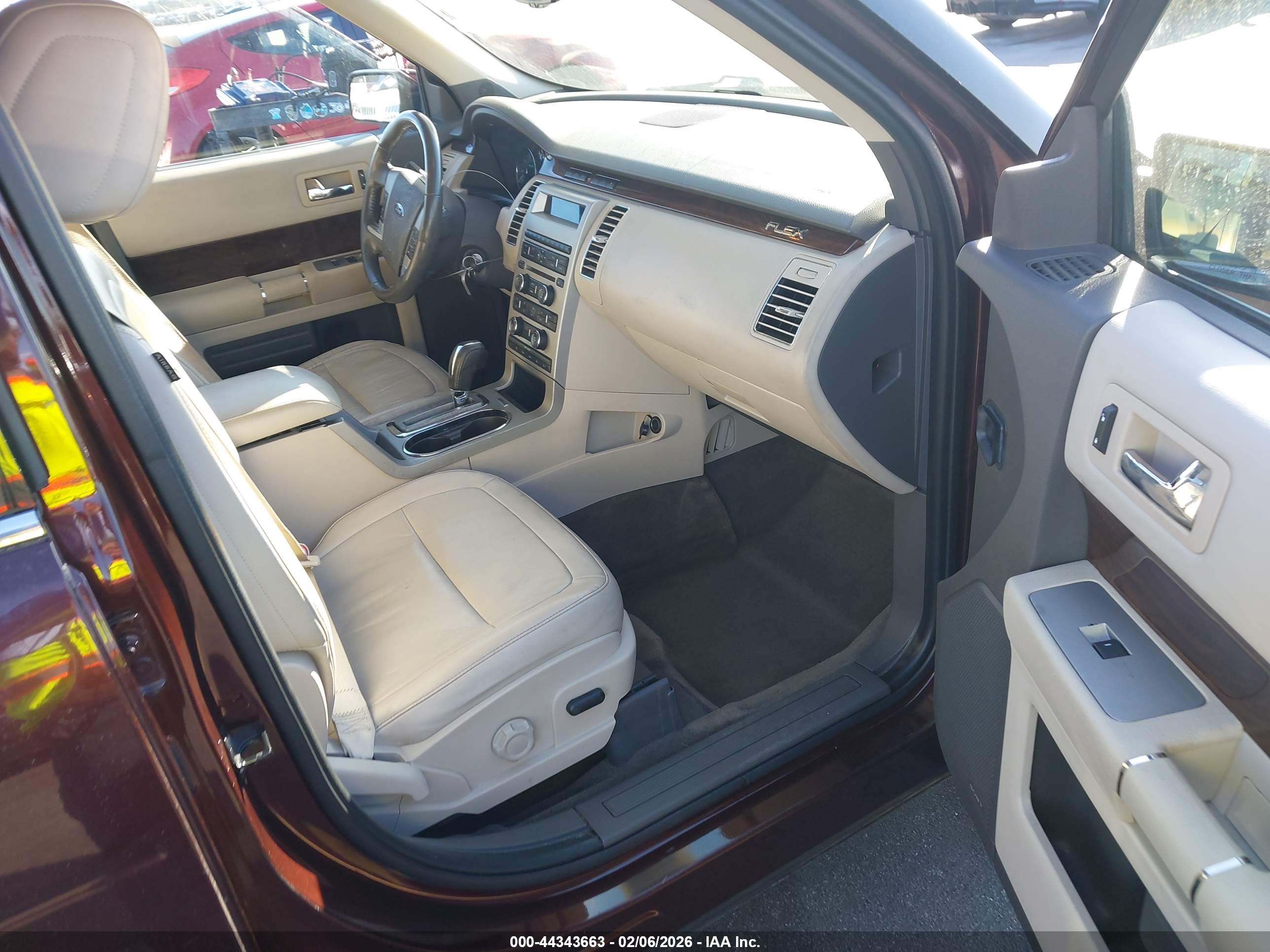 FORD FLEX image 5
