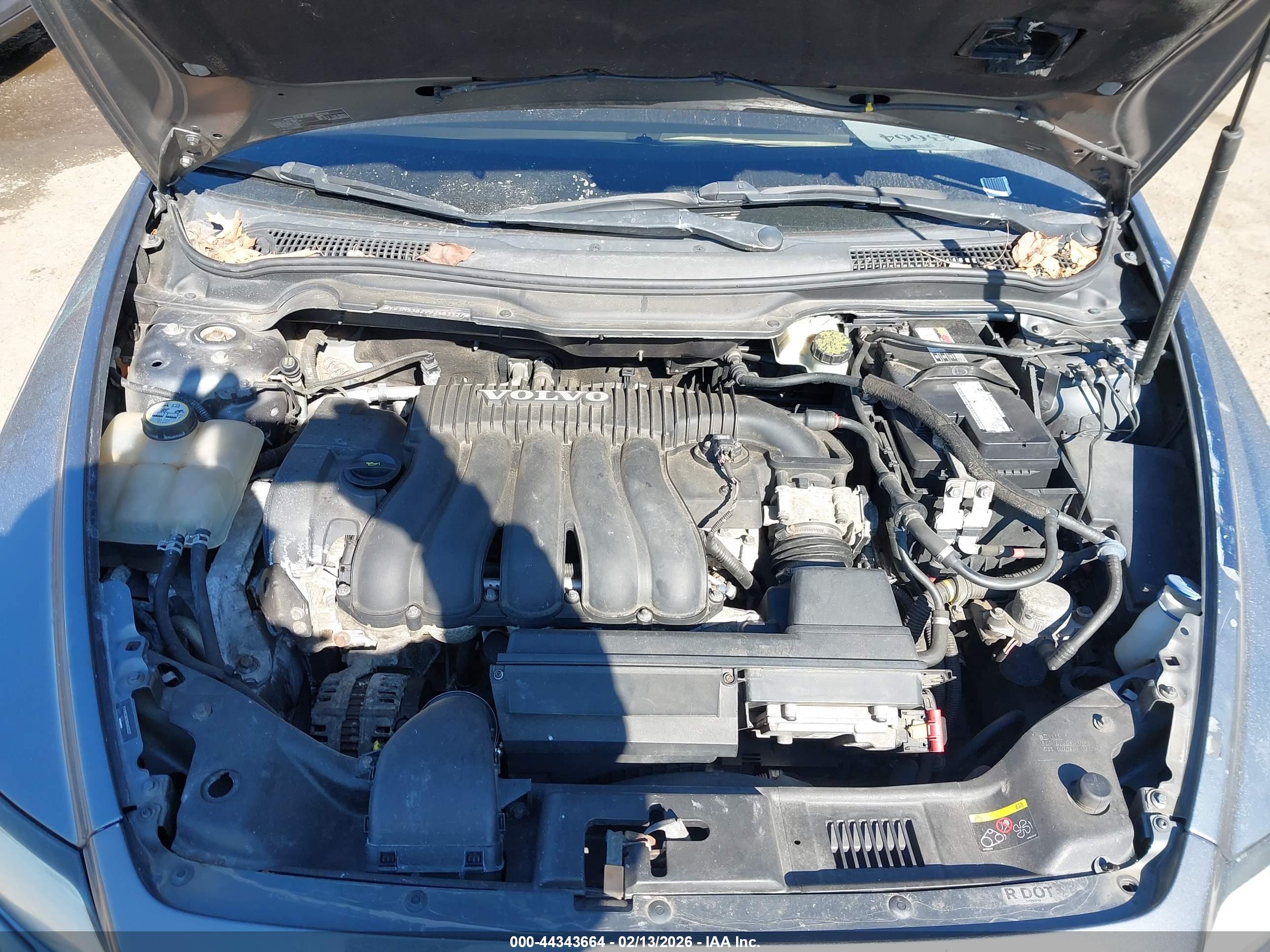 VOLVO S40 image 10