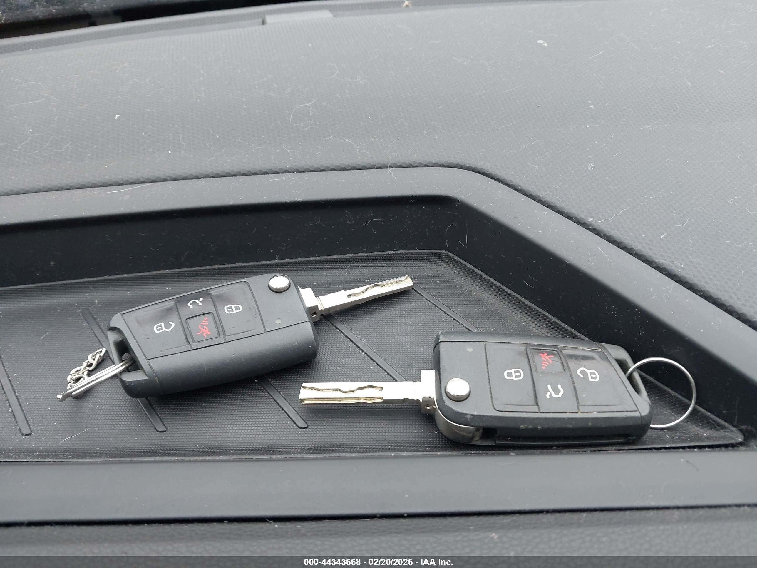 VOLKSWAGEN TIGUAN image 11
