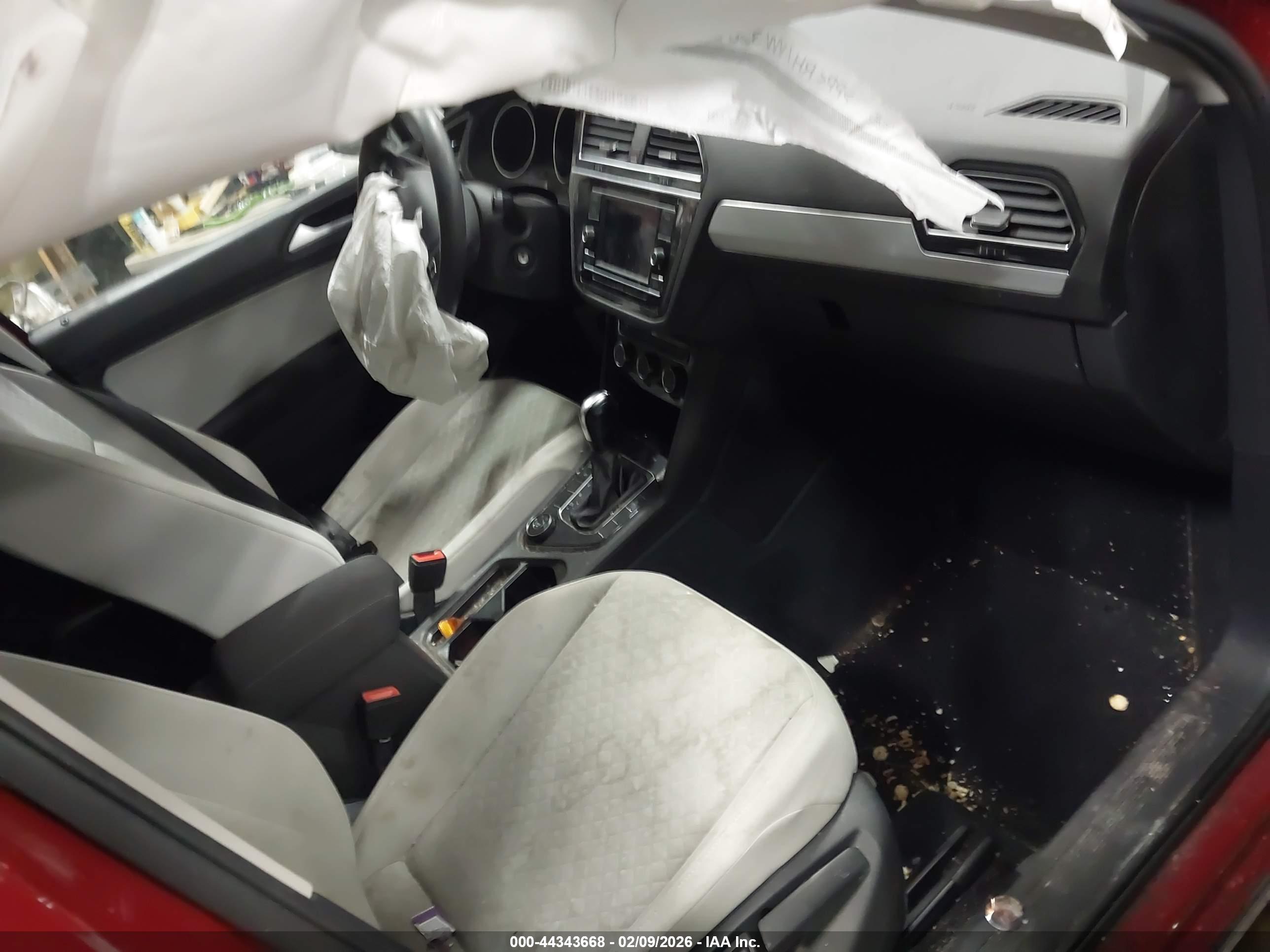 VOLKSWAGEN TIGUAN image 5