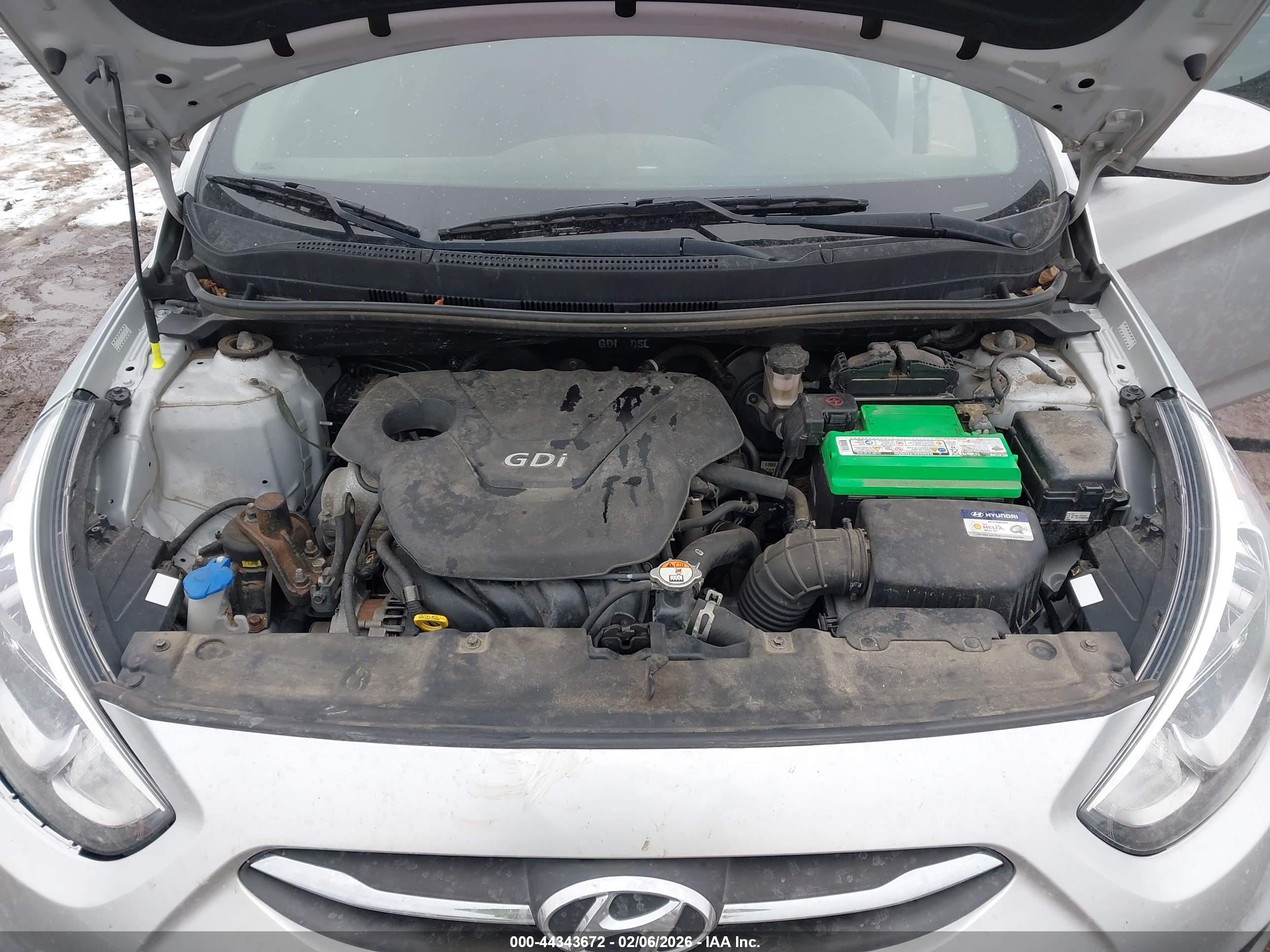 HYUNDAI ACCENT image 10