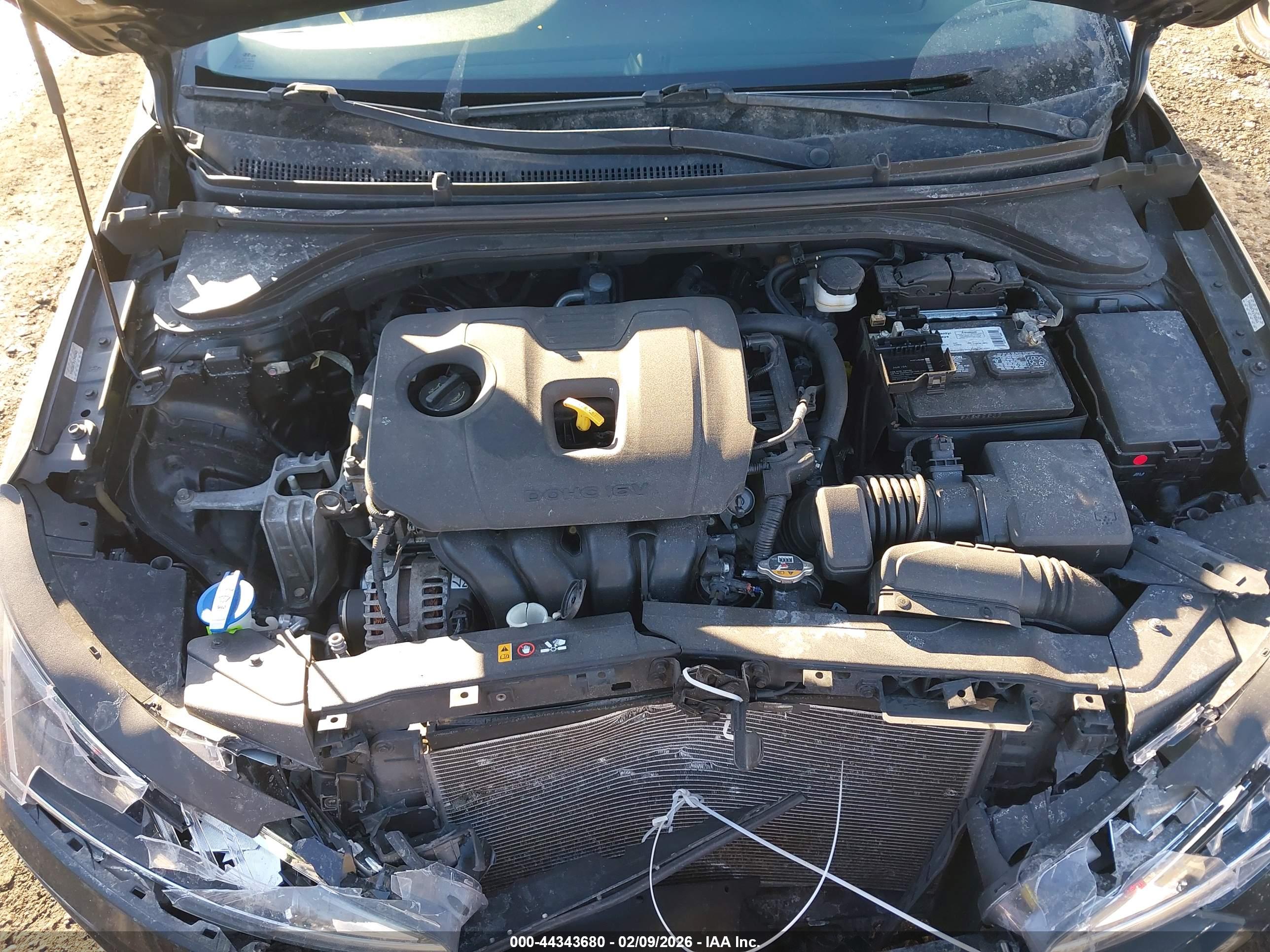 HYUNDAI ELANTRA image 10