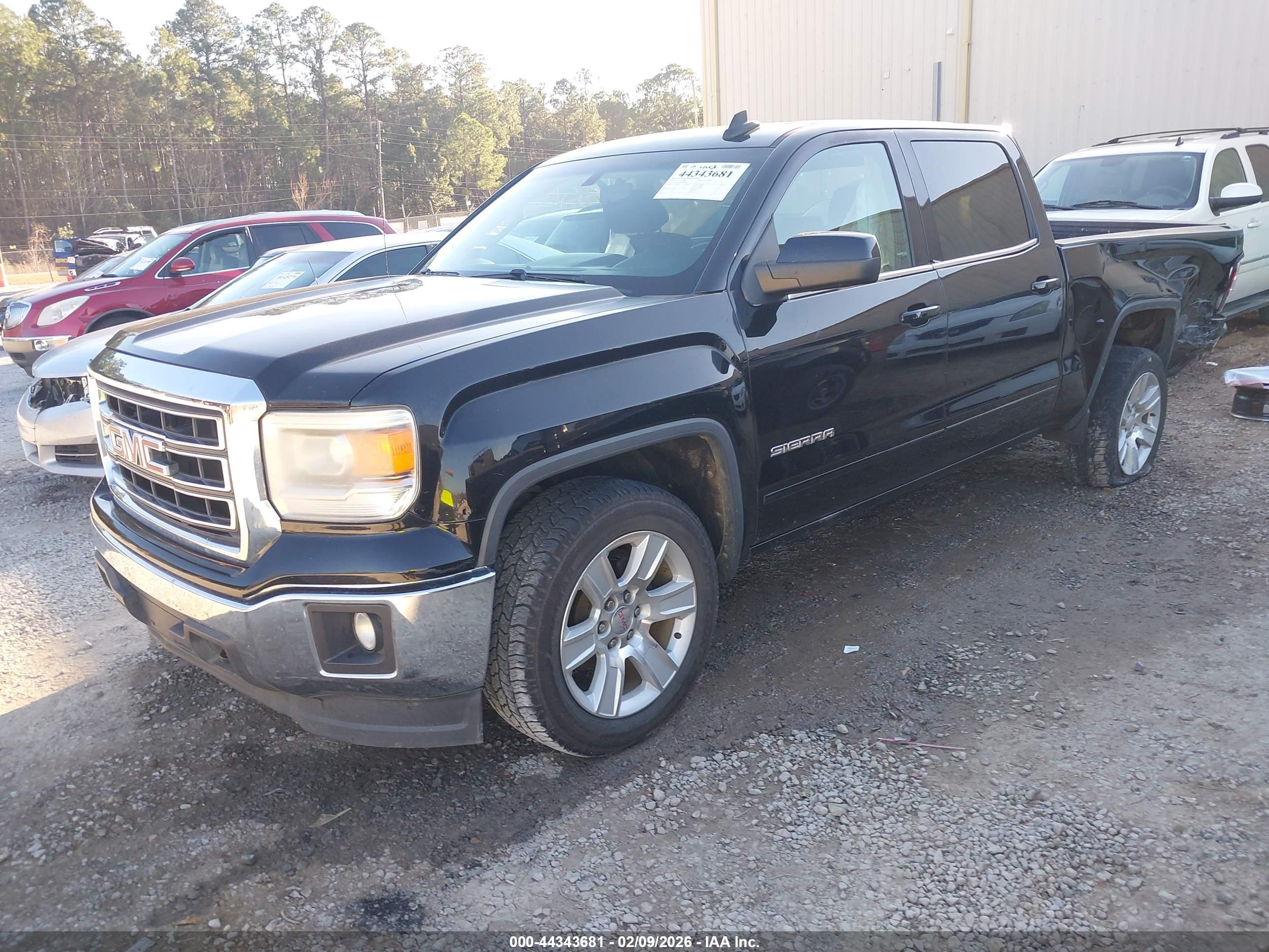GMC SIERRA image 2