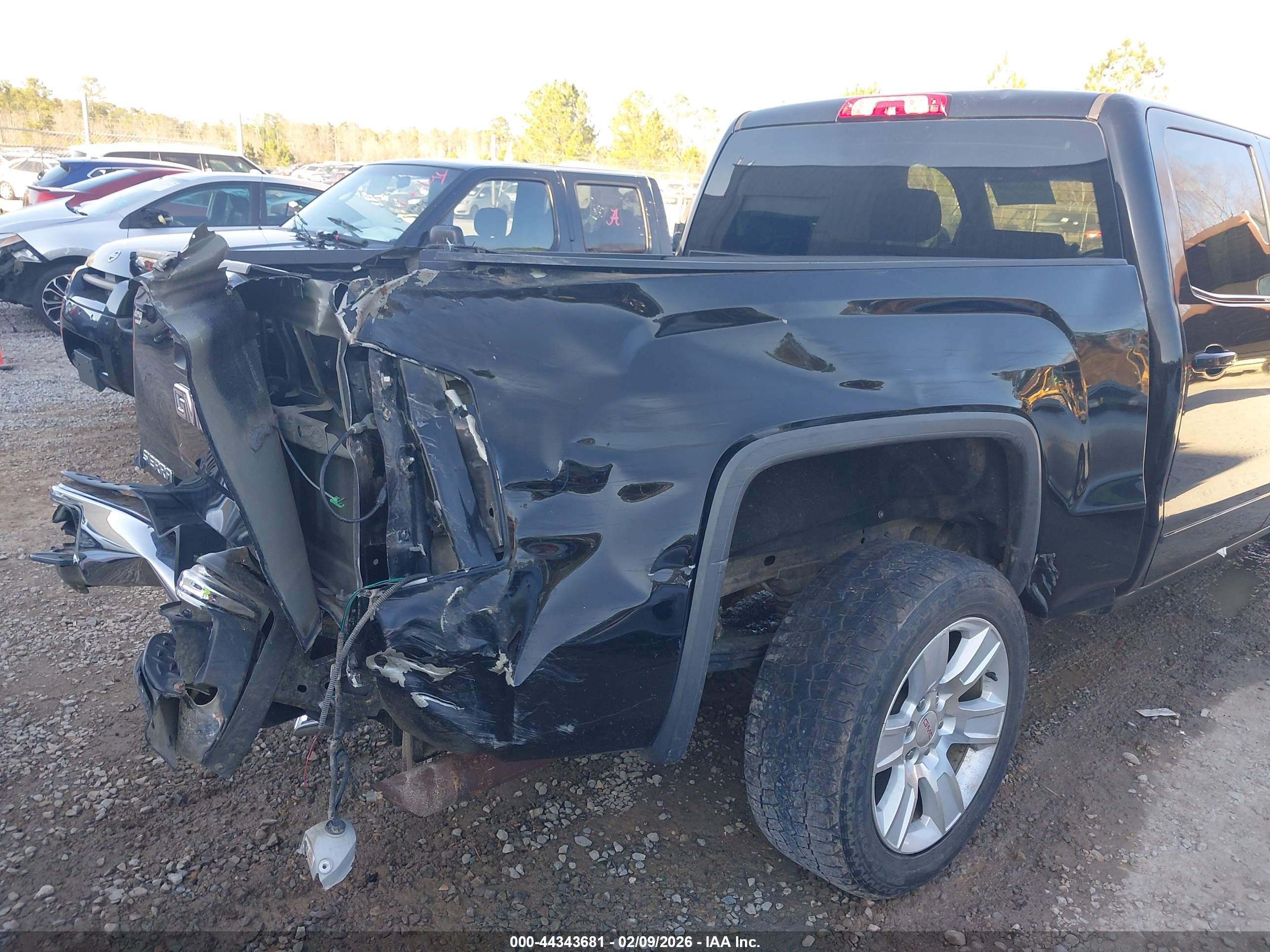 GMC SIERRA image 6