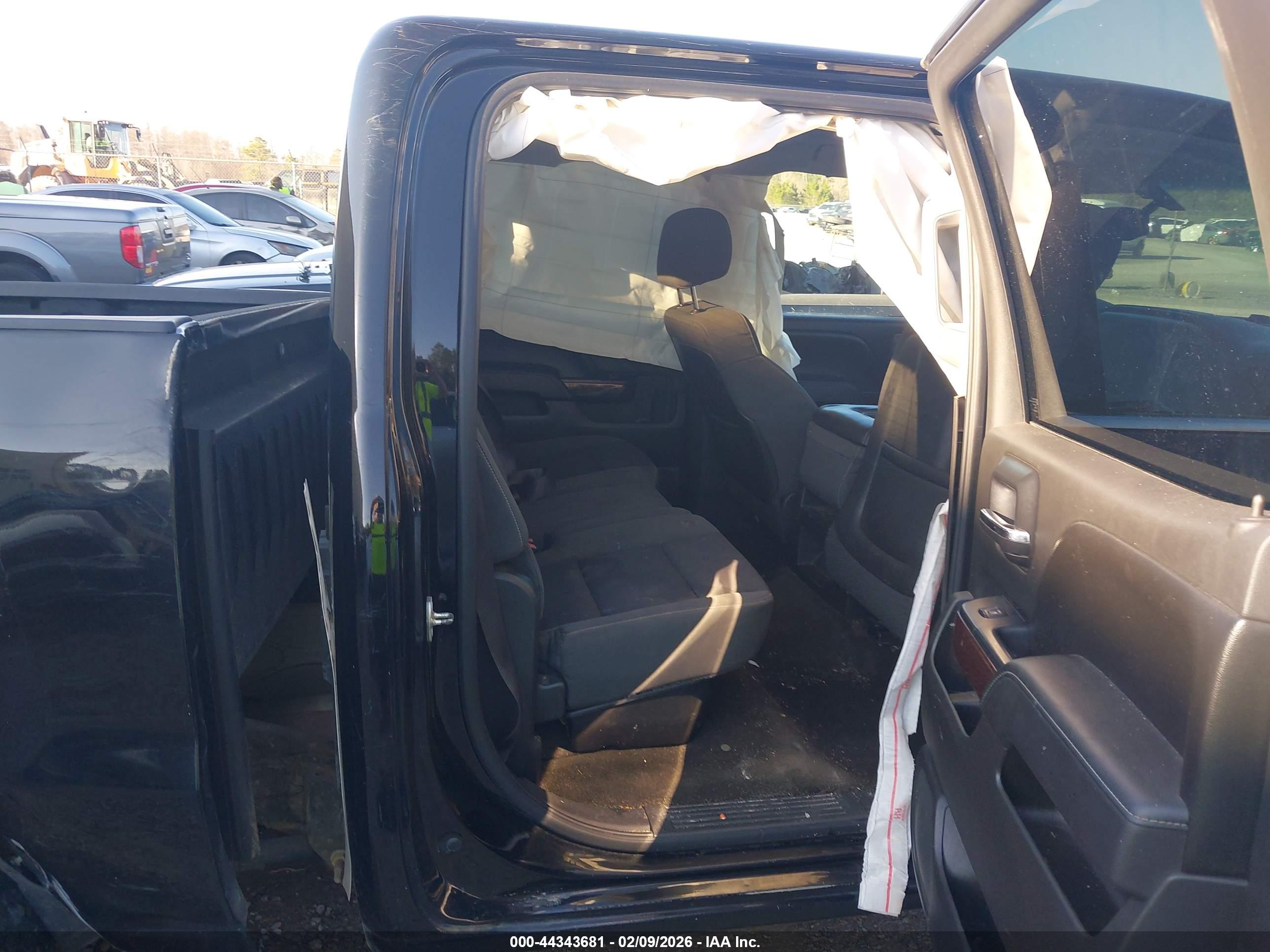 GMC SIERRA image 8