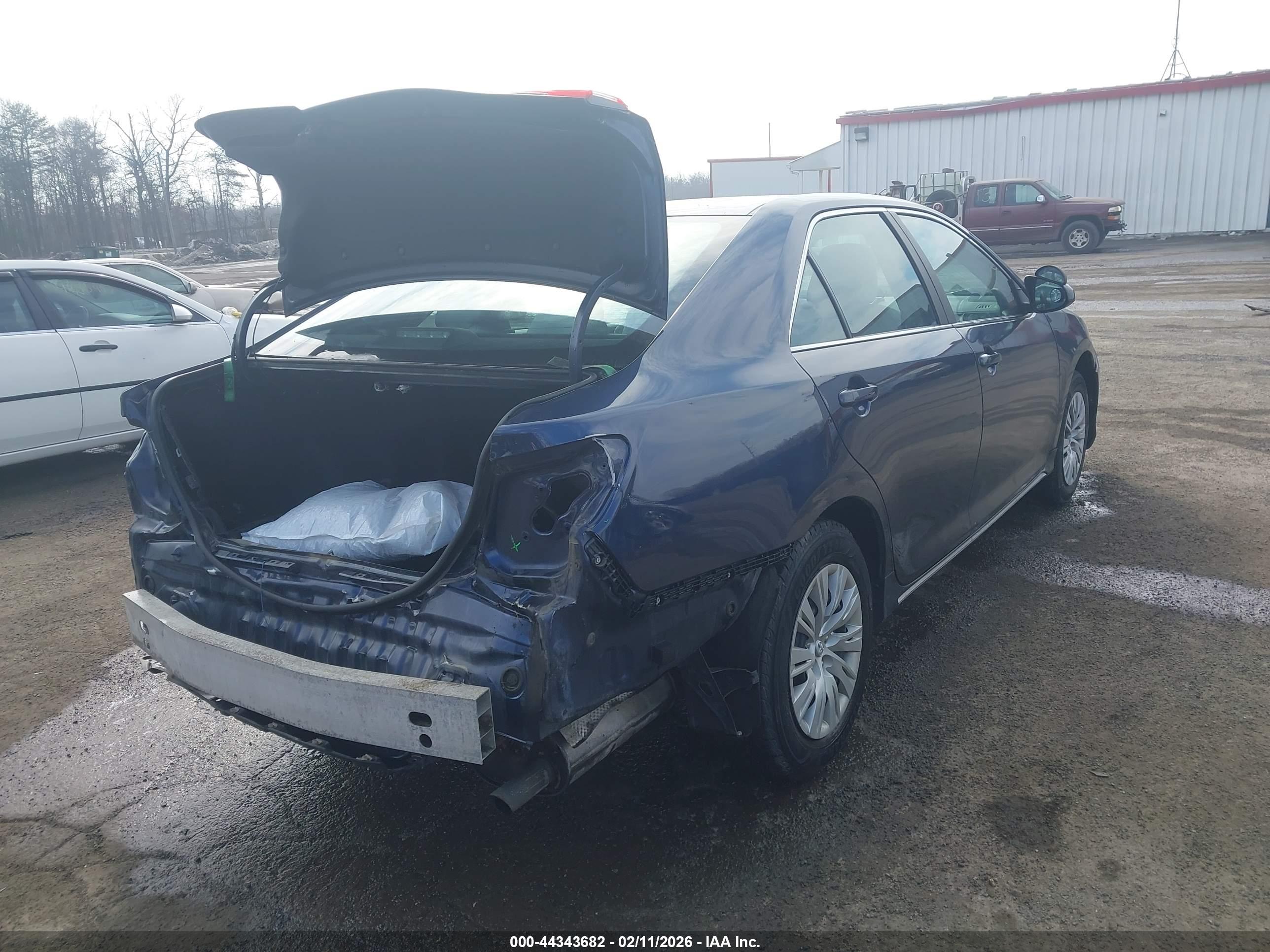 TOYOTA CAMRY image 4