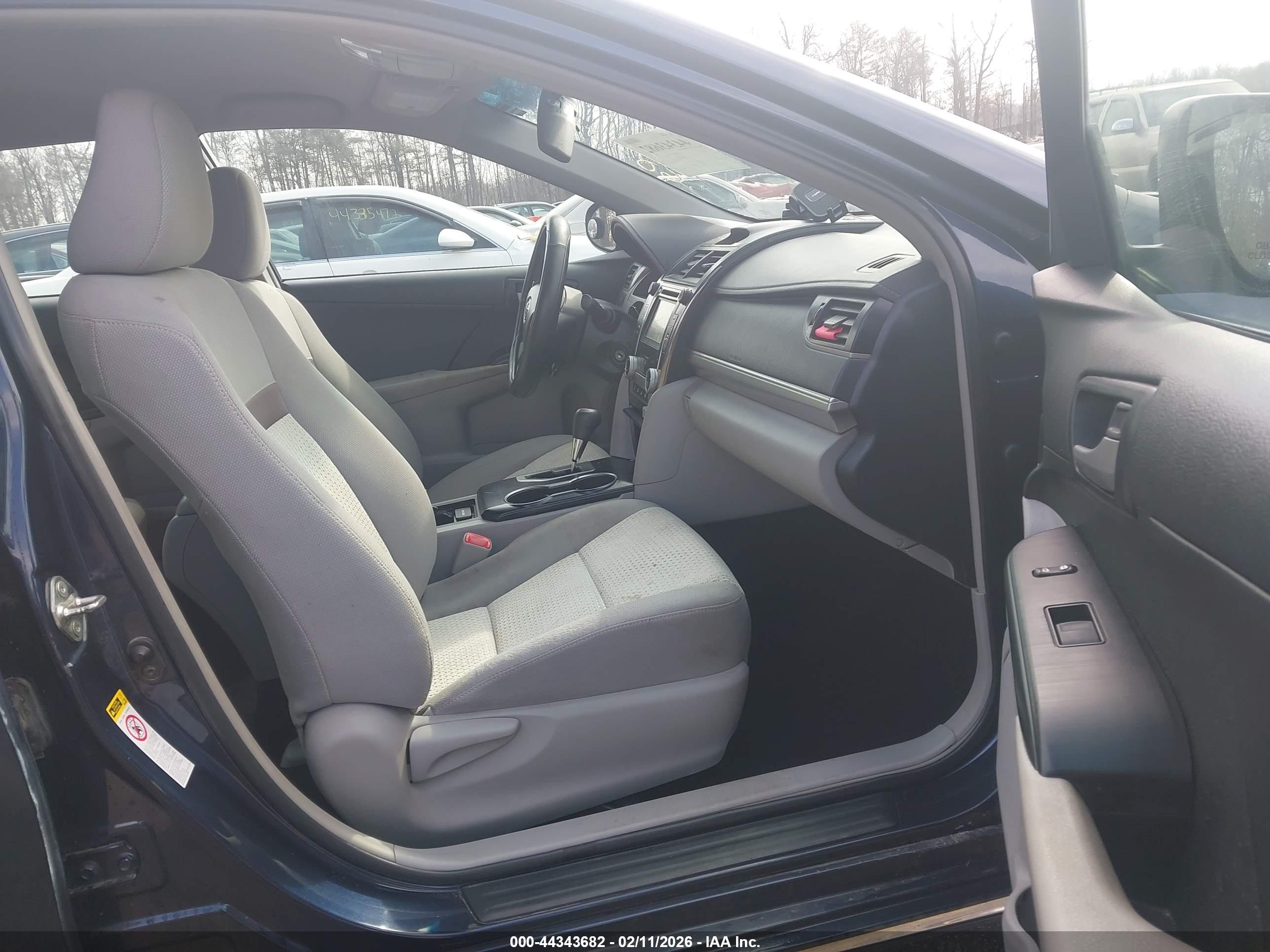 TOYOTA CAMRY image 5