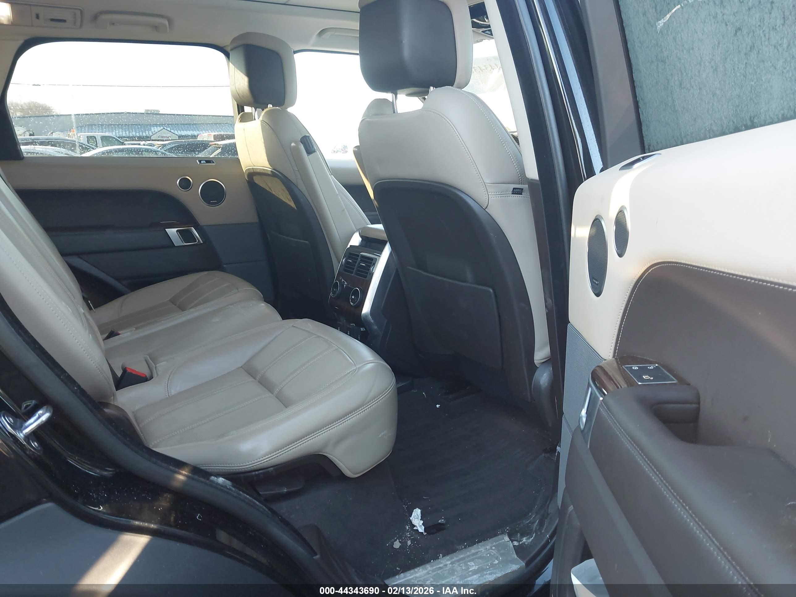LAND ROVER image 8