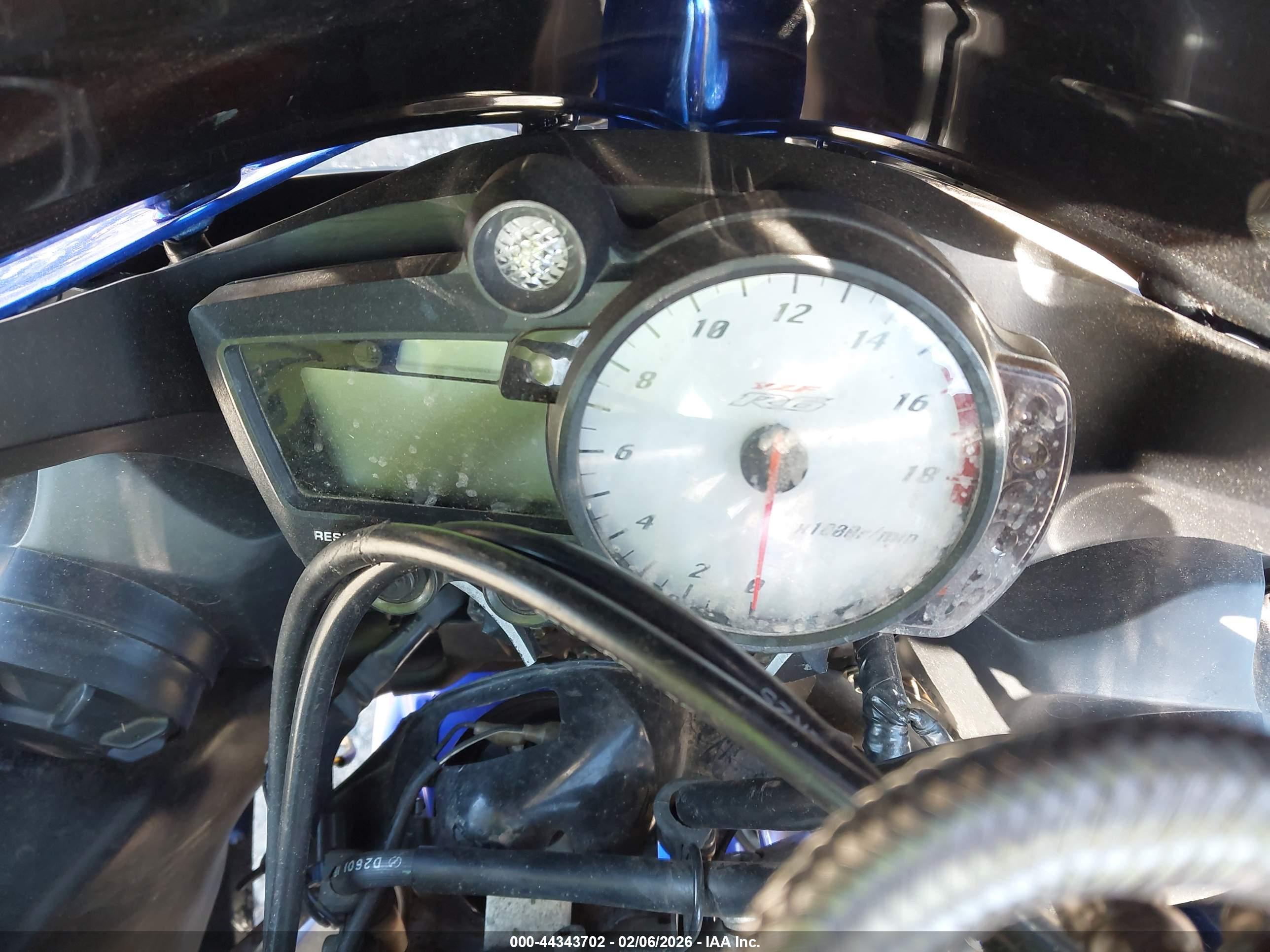 YAMAHA YZFR6 image 7