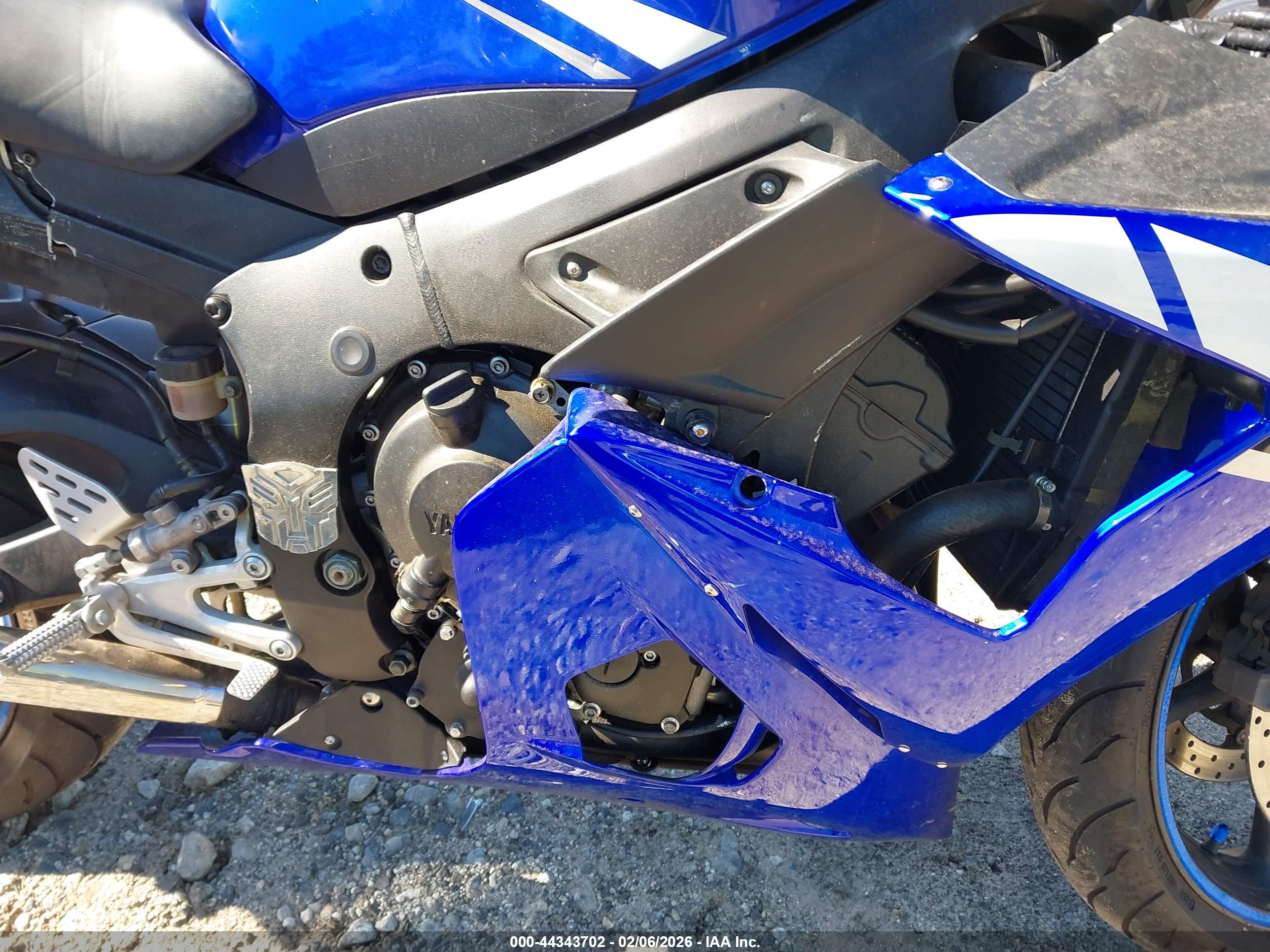 YAMAHA YZFR6 image 8