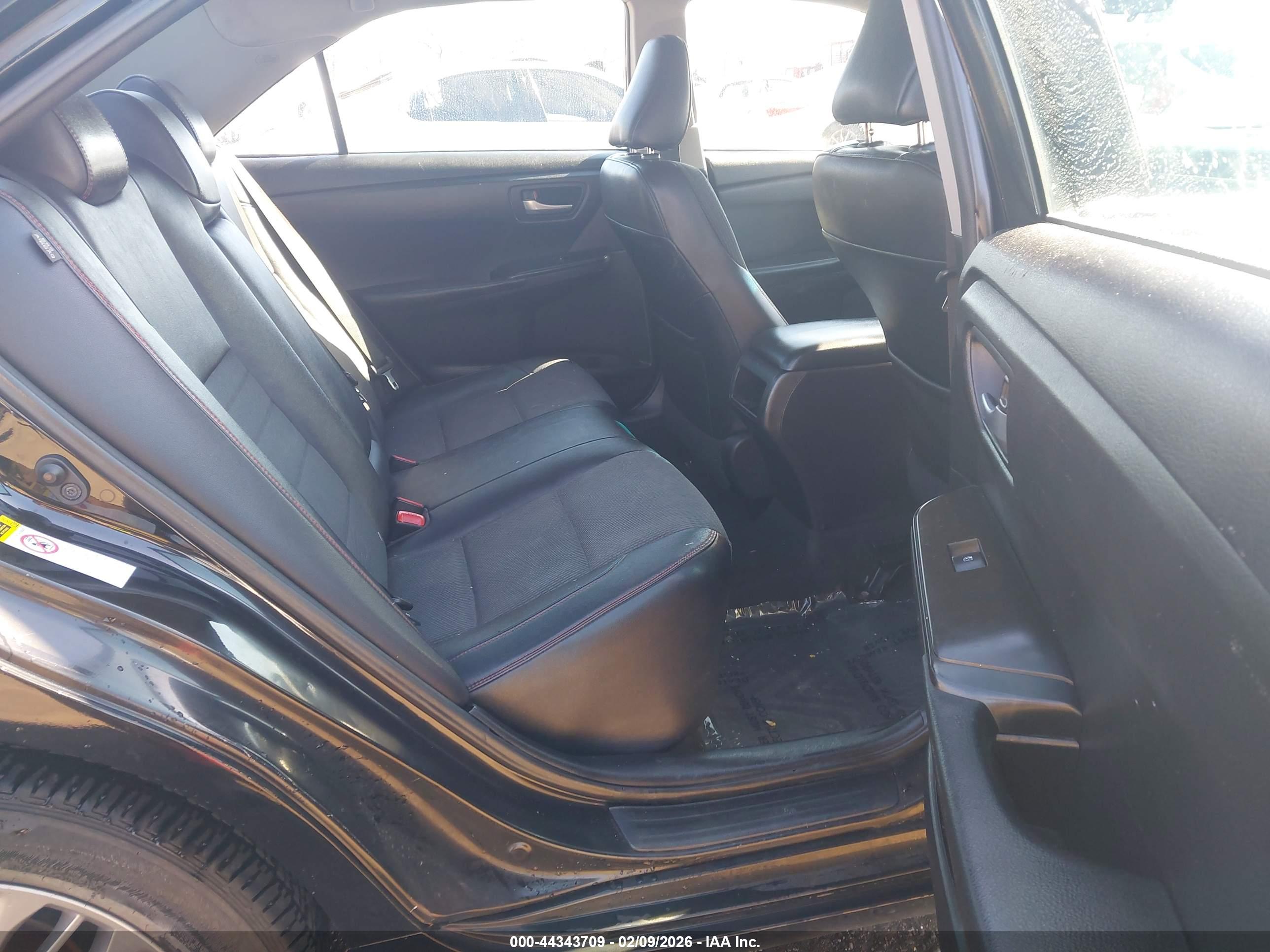 TOYOTA CAMRY image 8