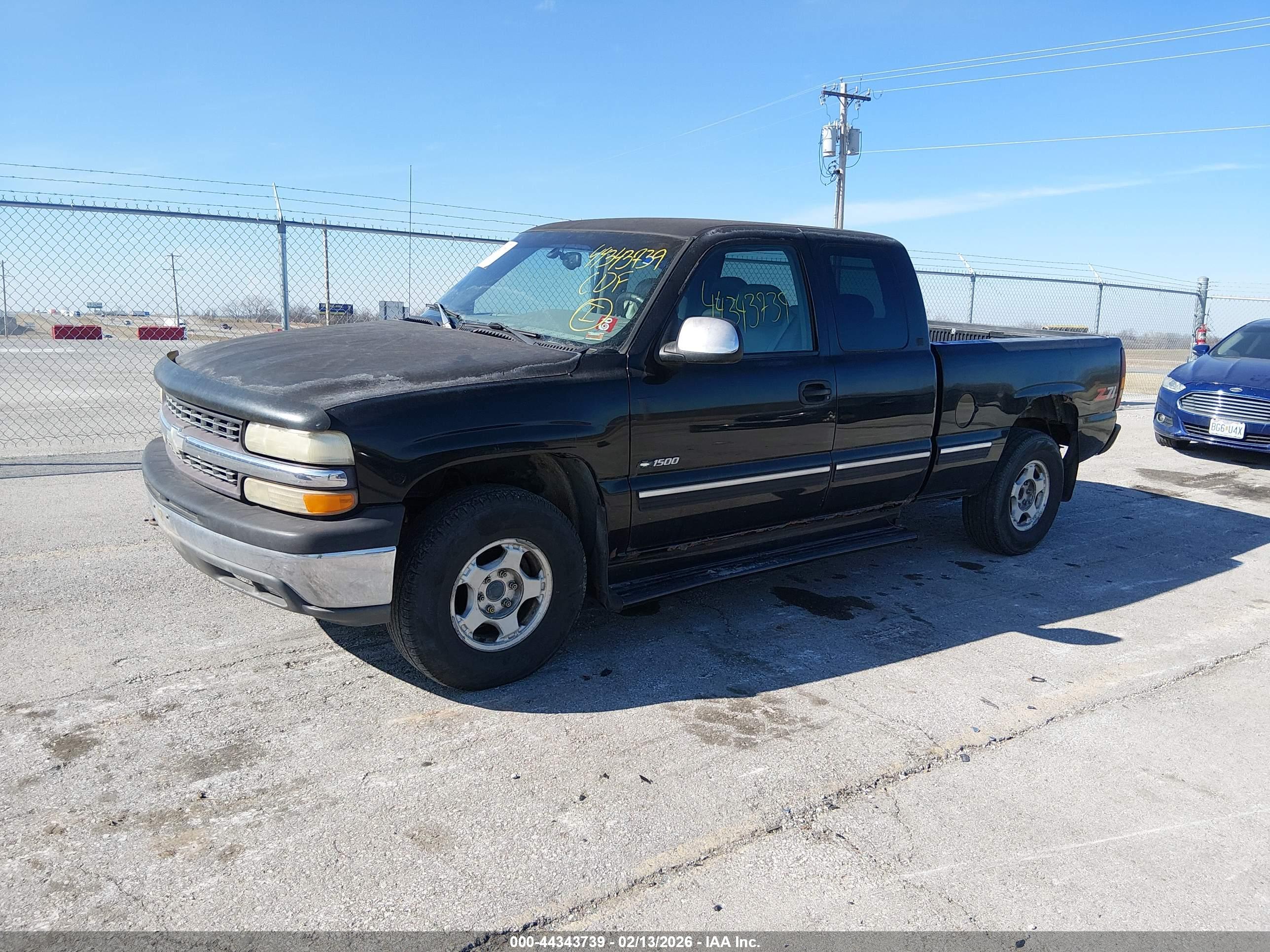 CHEVROLET SILVERADO image 2