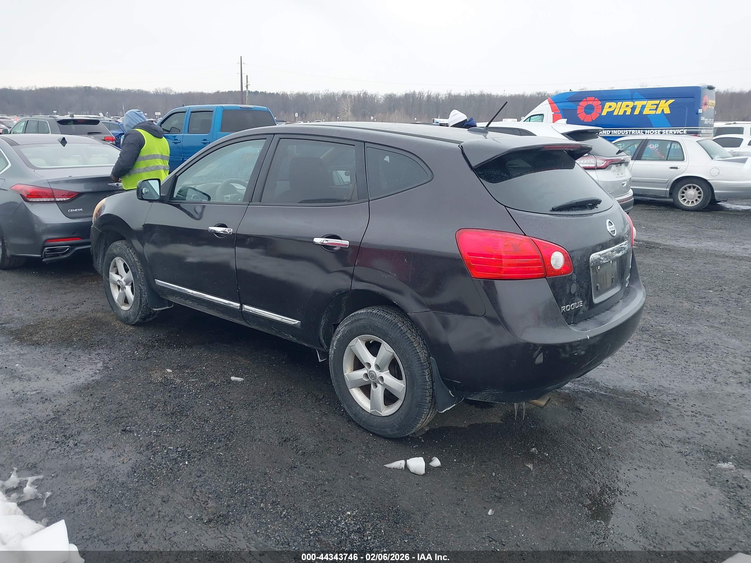 NISSAN ROGUE image 3