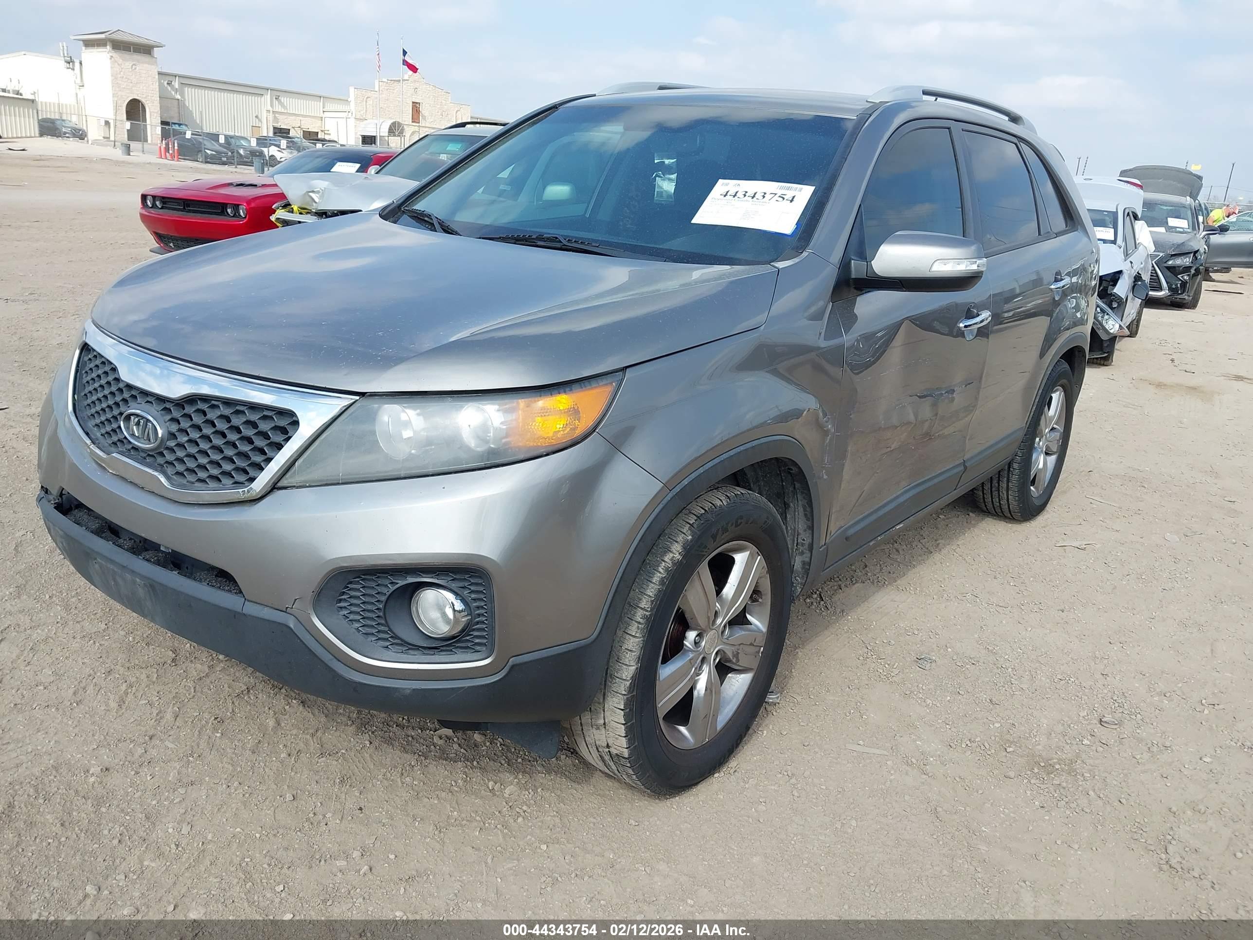 KIA SORENTO image 2