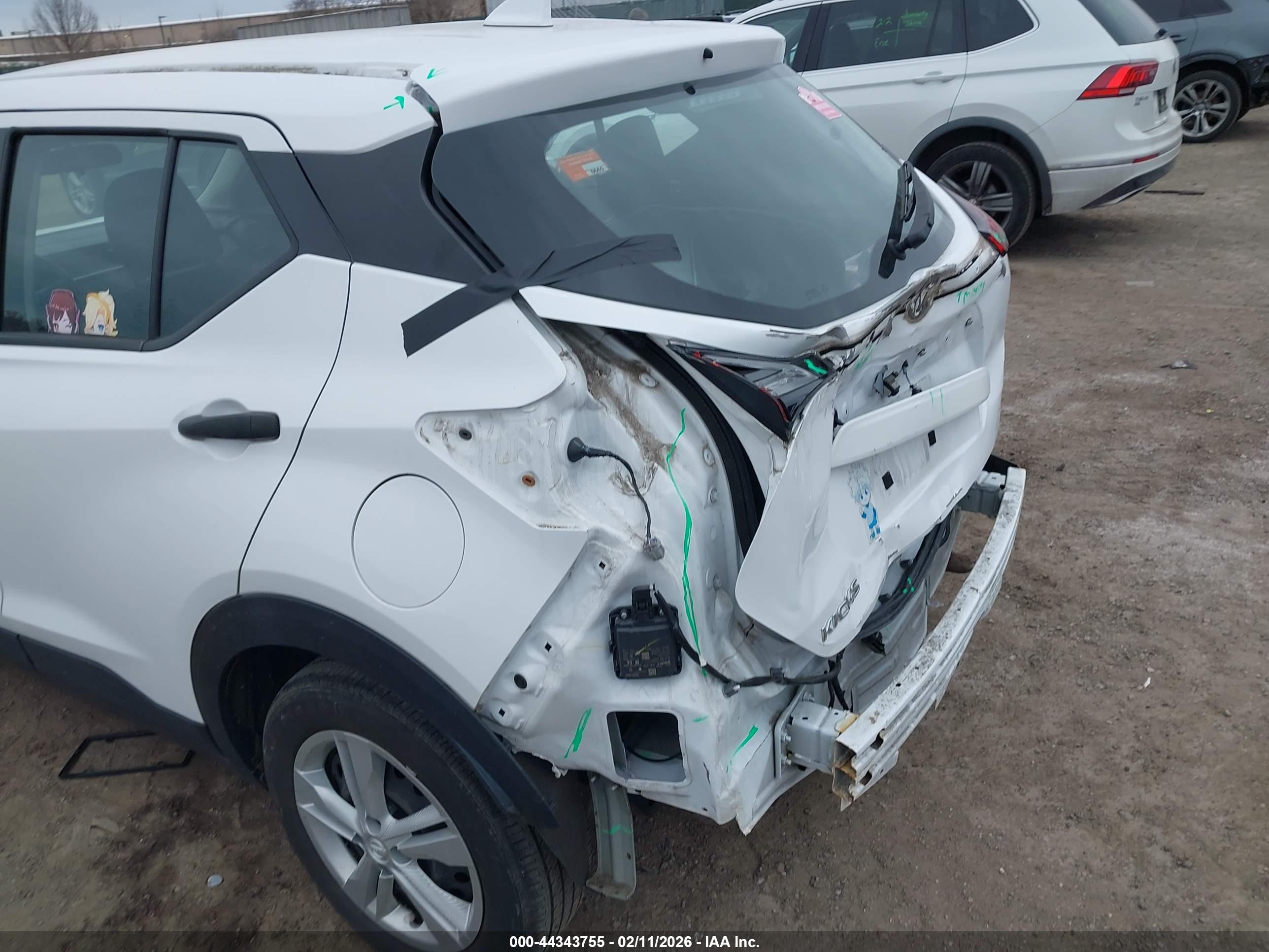 NISSAN KICKS image 6