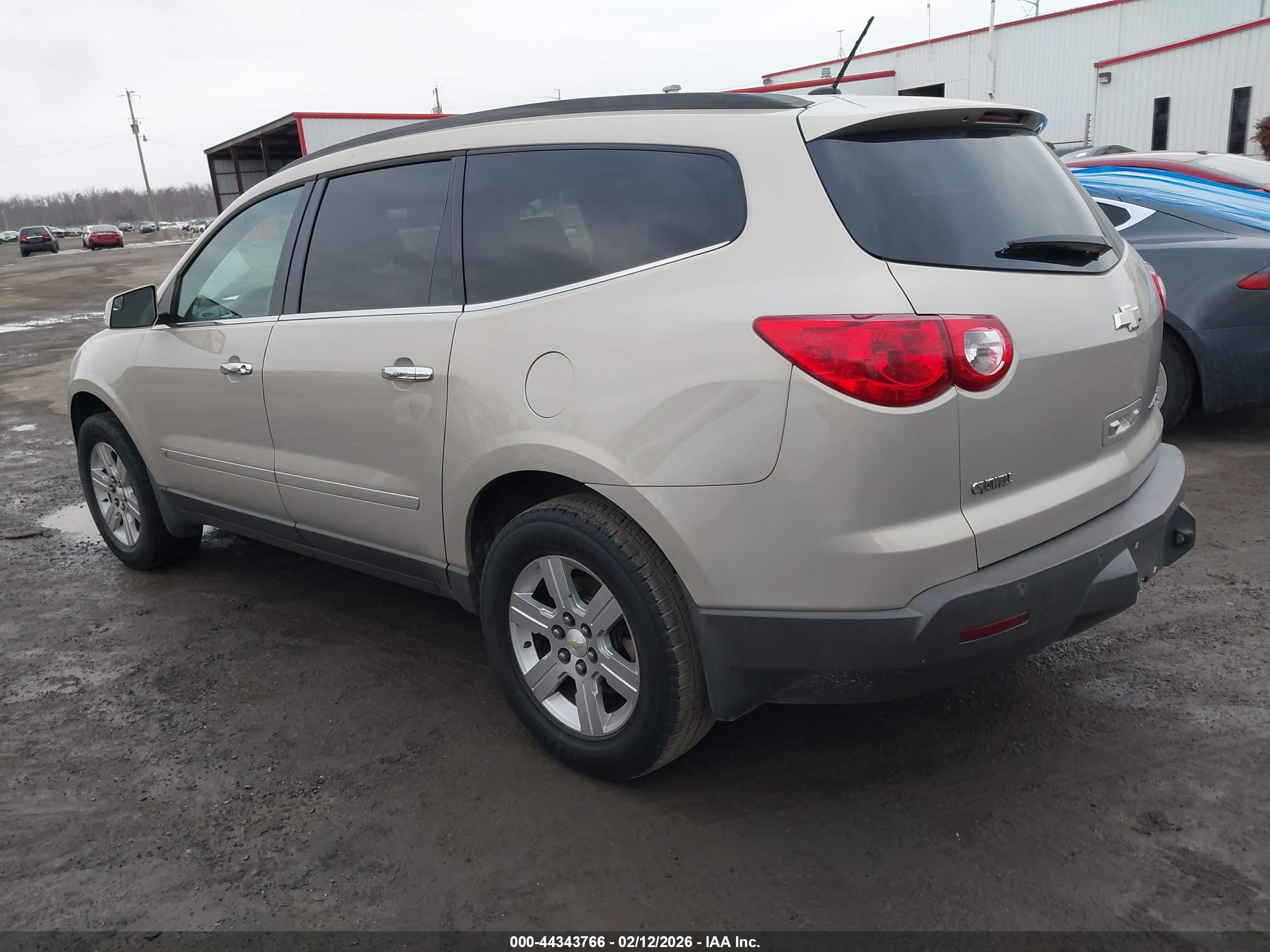 CHEVROLET TRAVERSE image 3