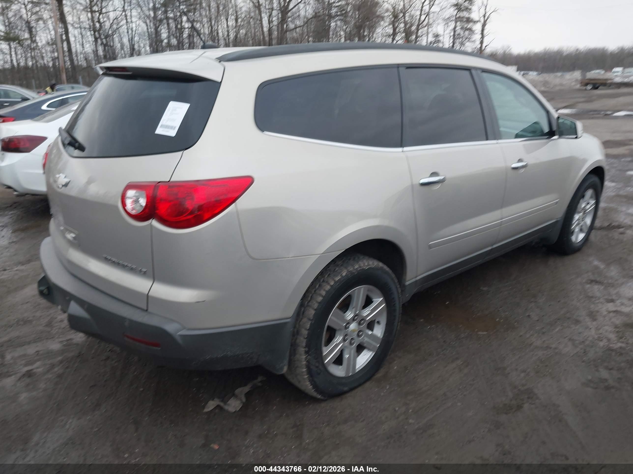 CHEVROLET TRAVERSE image 4