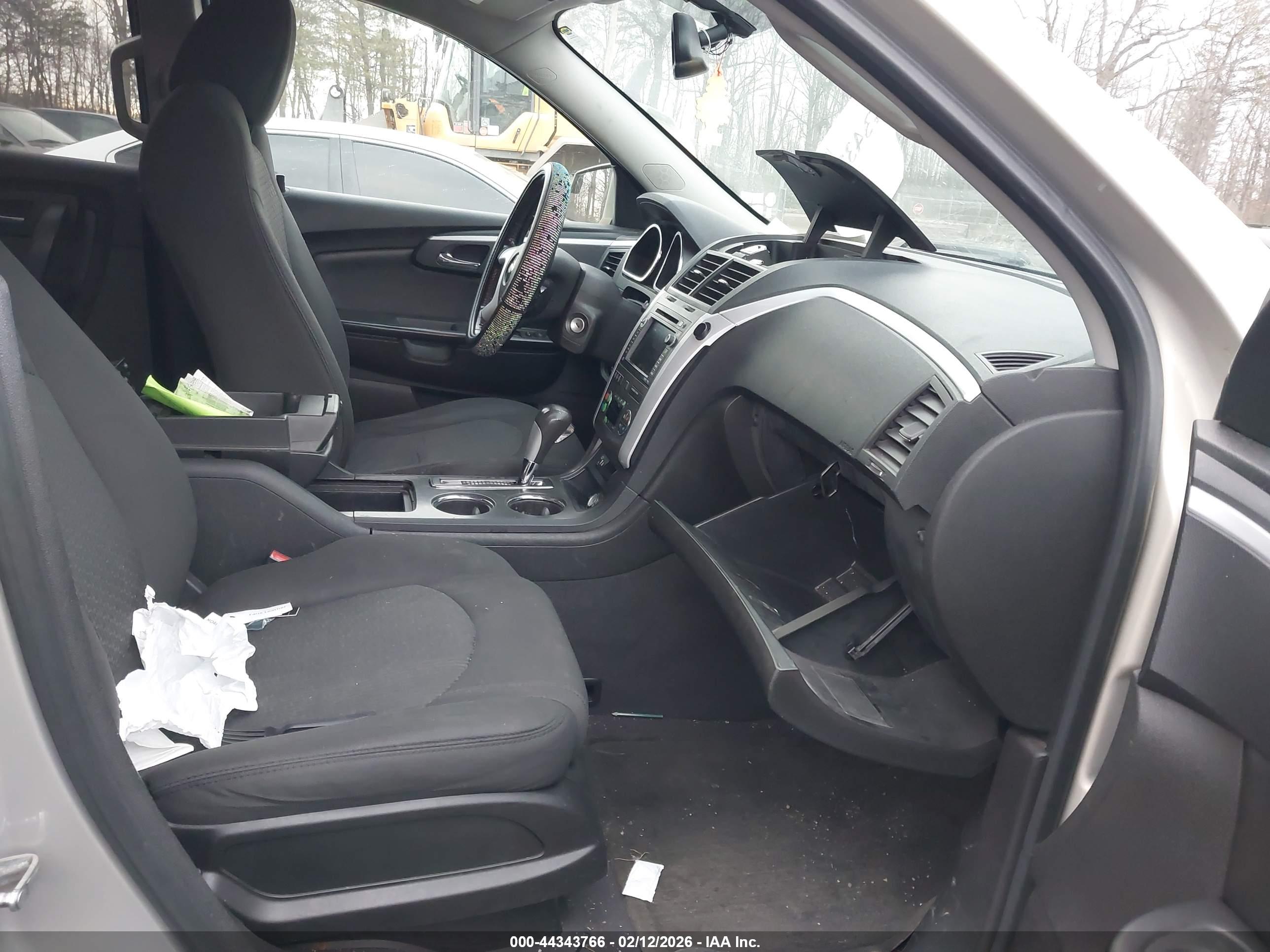 CHEVROLET TRAVERSE image 5
