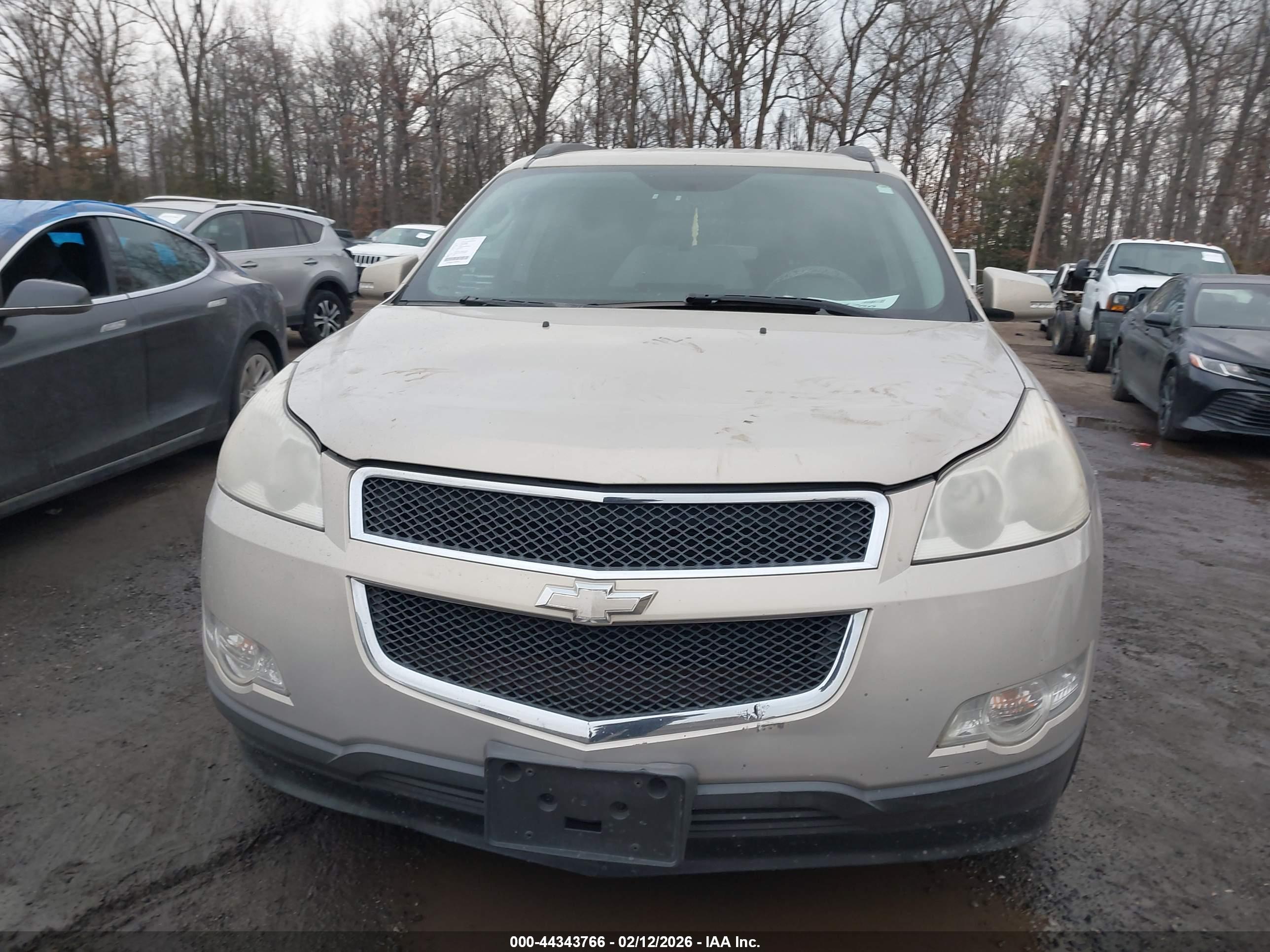 CHEVROLET TRAVERSE image 6