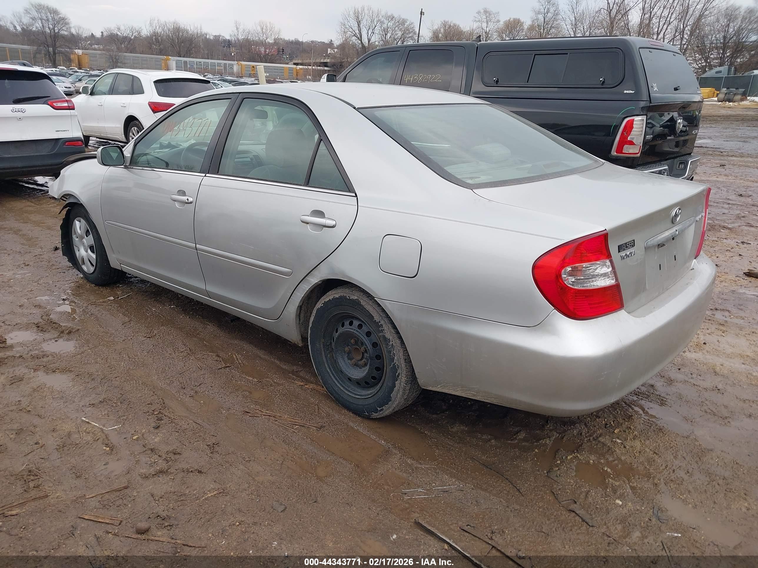 TOYOTA CAMRY image 3