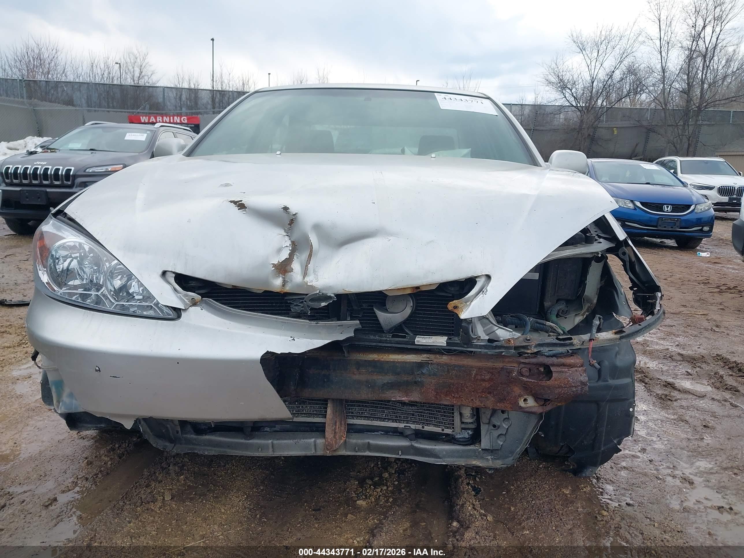 TOYOTA CAMRY image 6