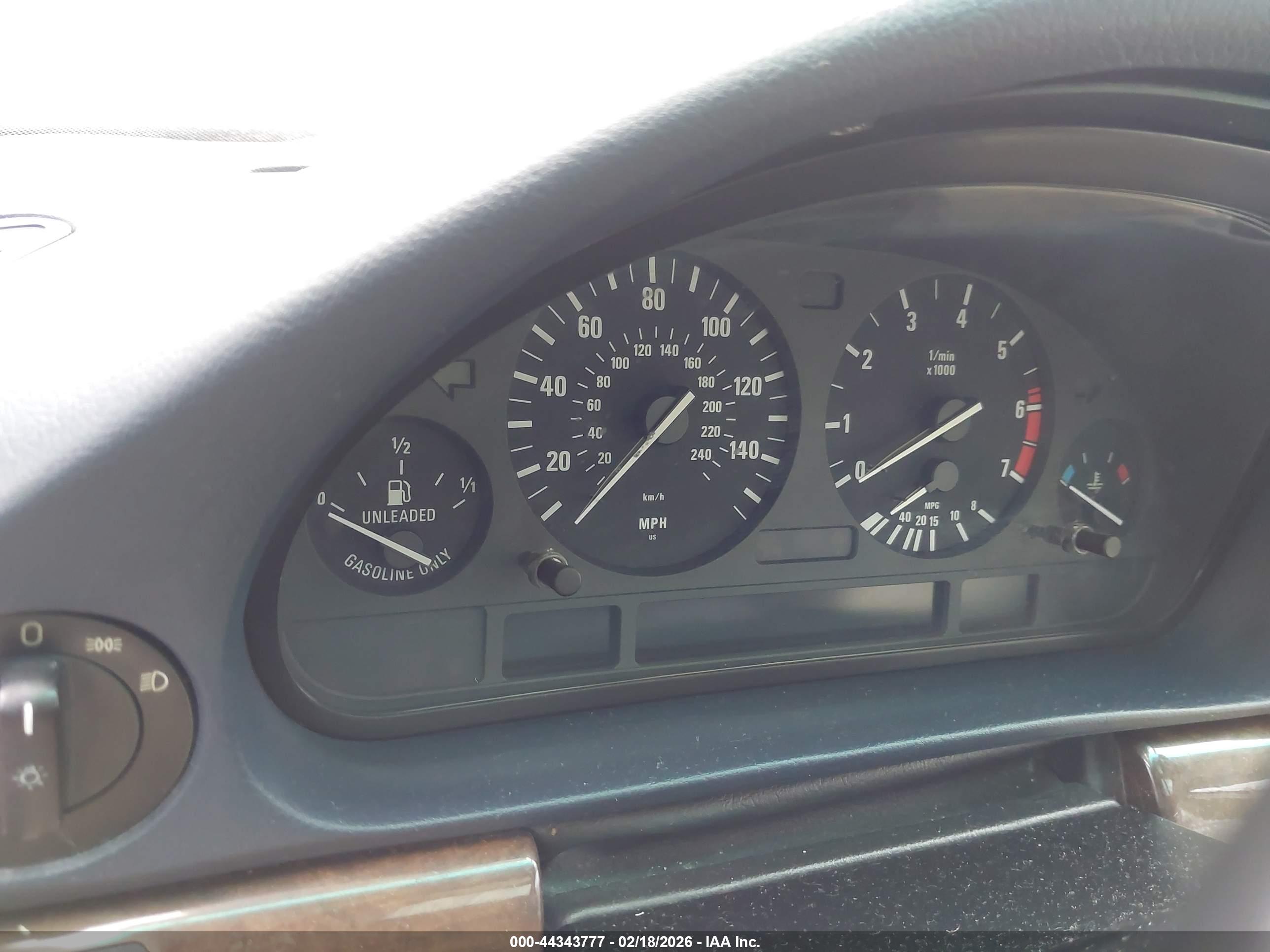 BMW 740IL image 7