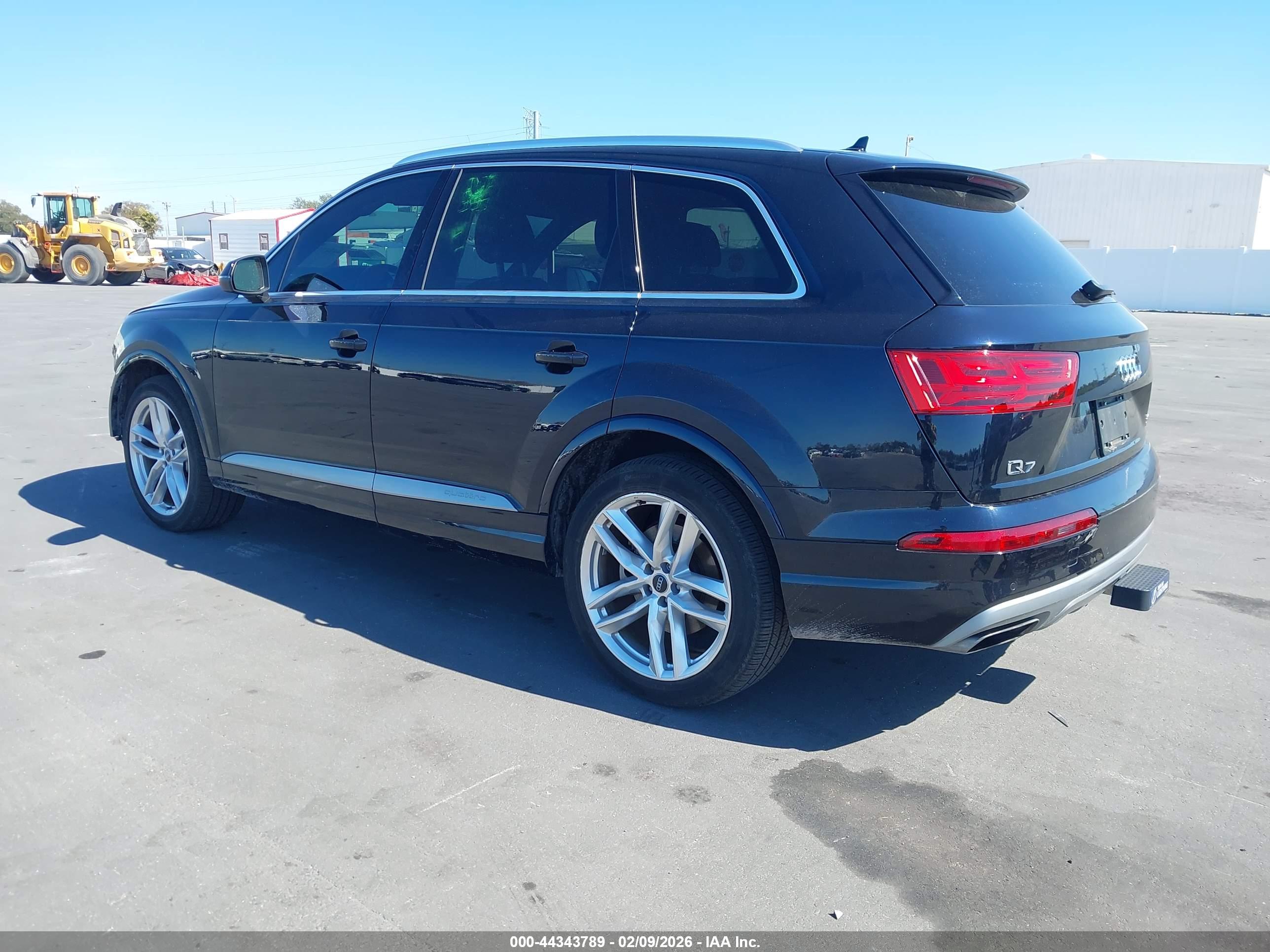 AUDI Q7 image 3