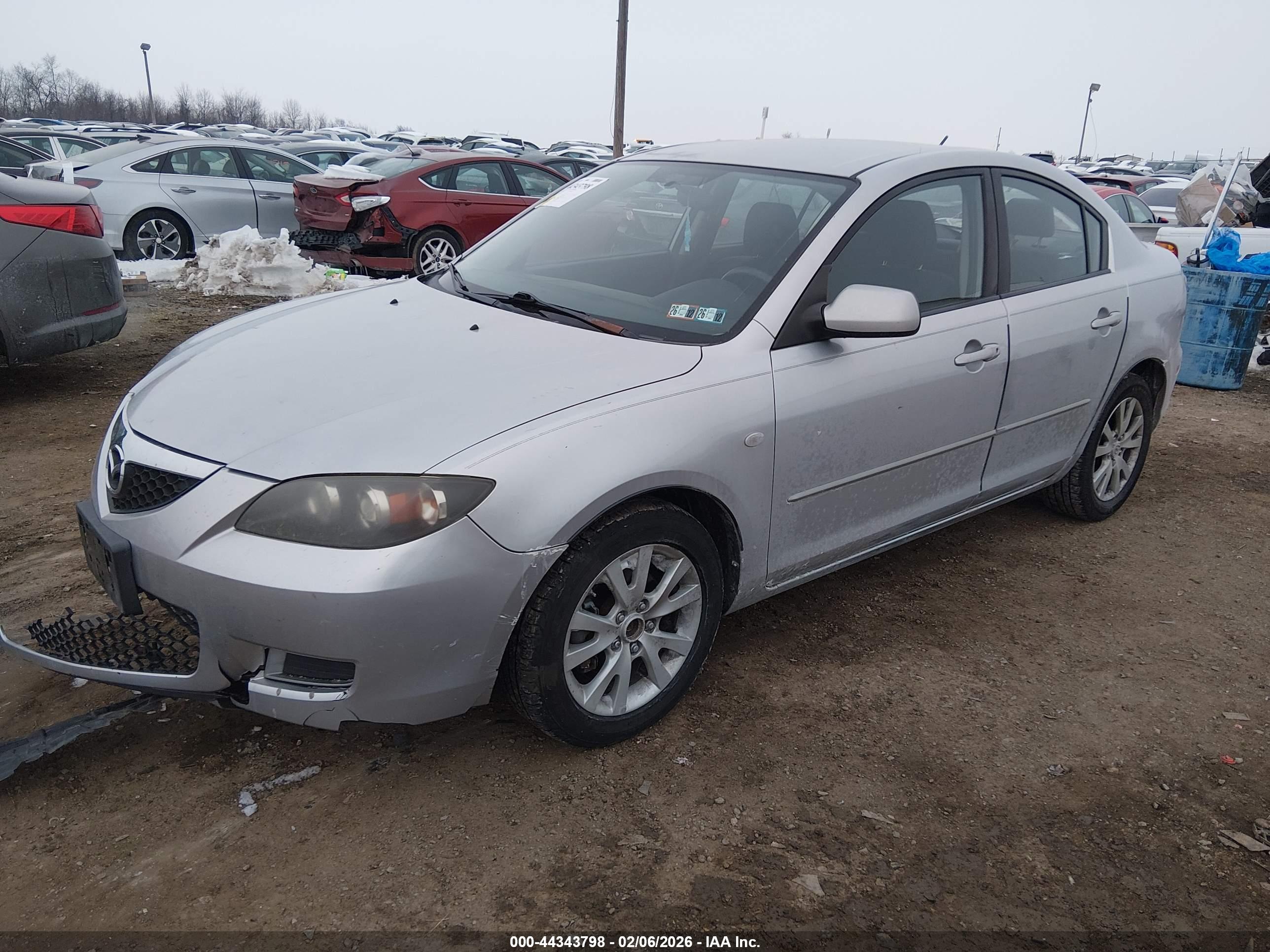 MAZDA MAZDA3 image 2