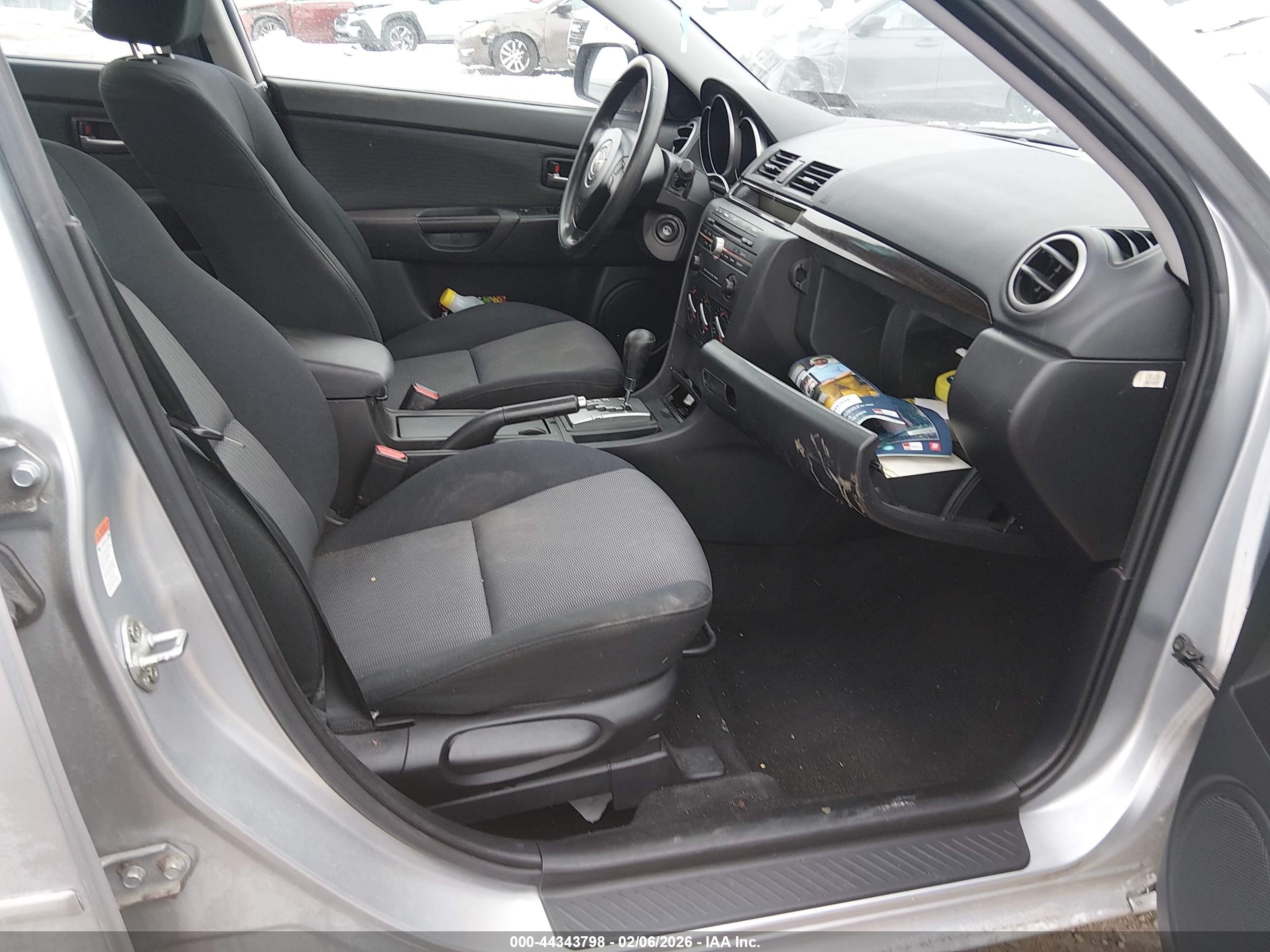MAZDA MAZDA3 image 5