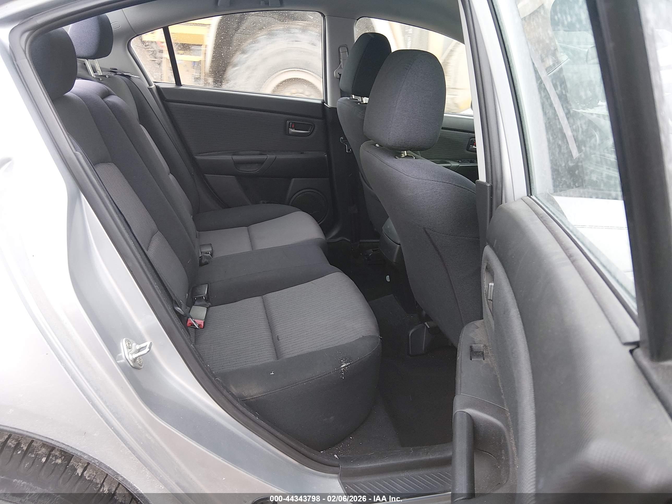 MAZDA MAZDA3 image 8