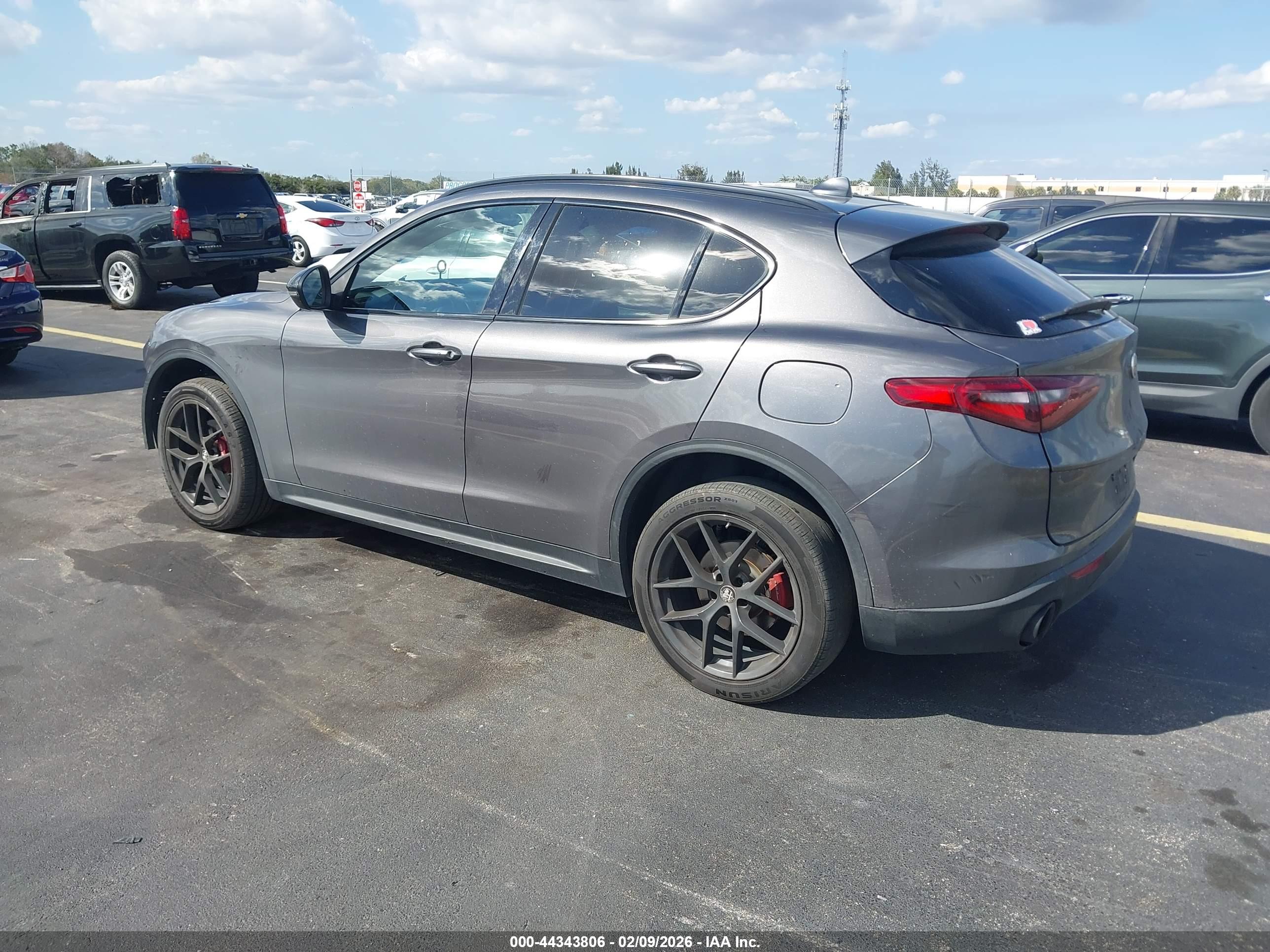 ALFA ROMEO image 3