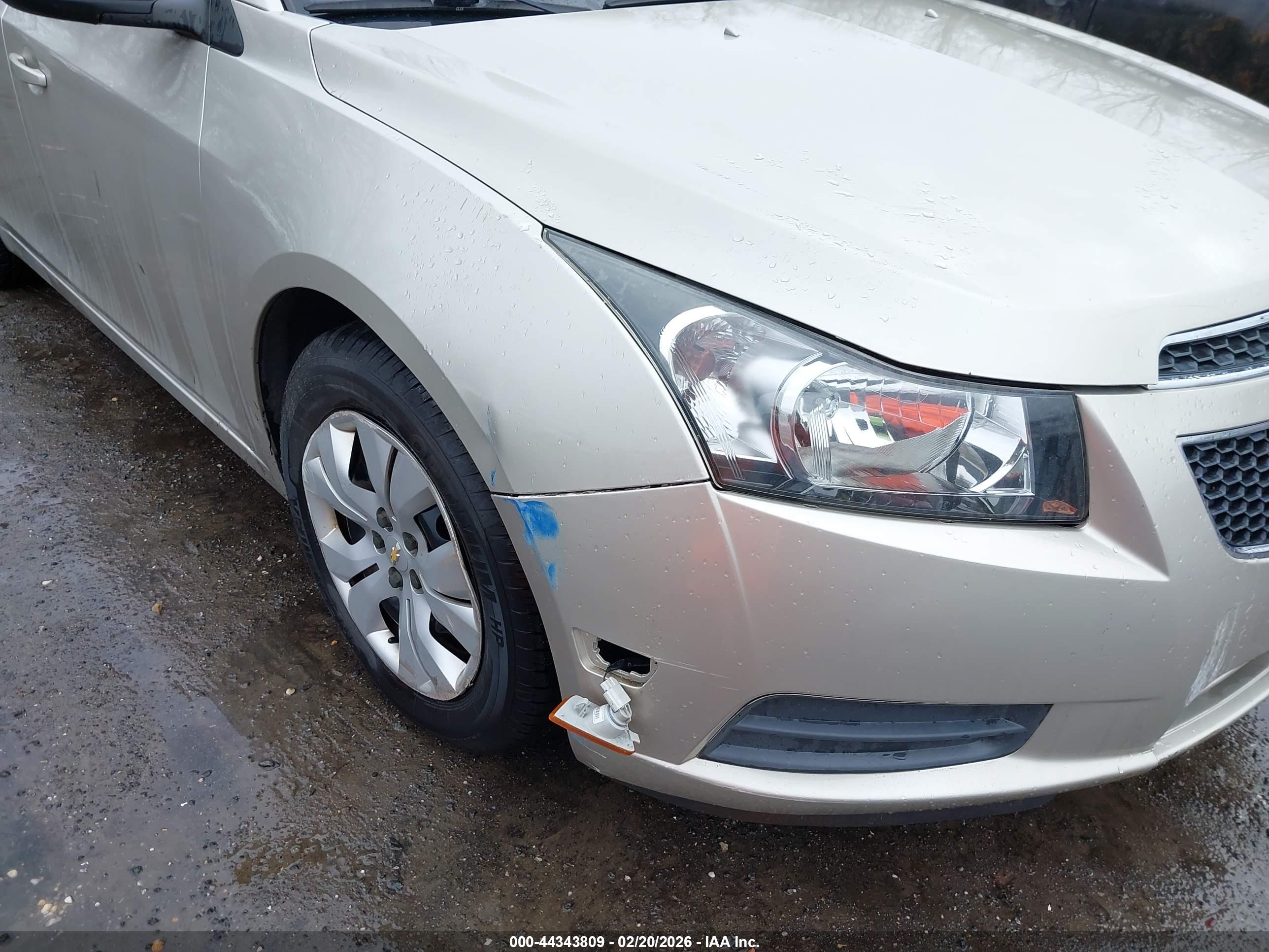 CHEVROLET CRUZE image 6